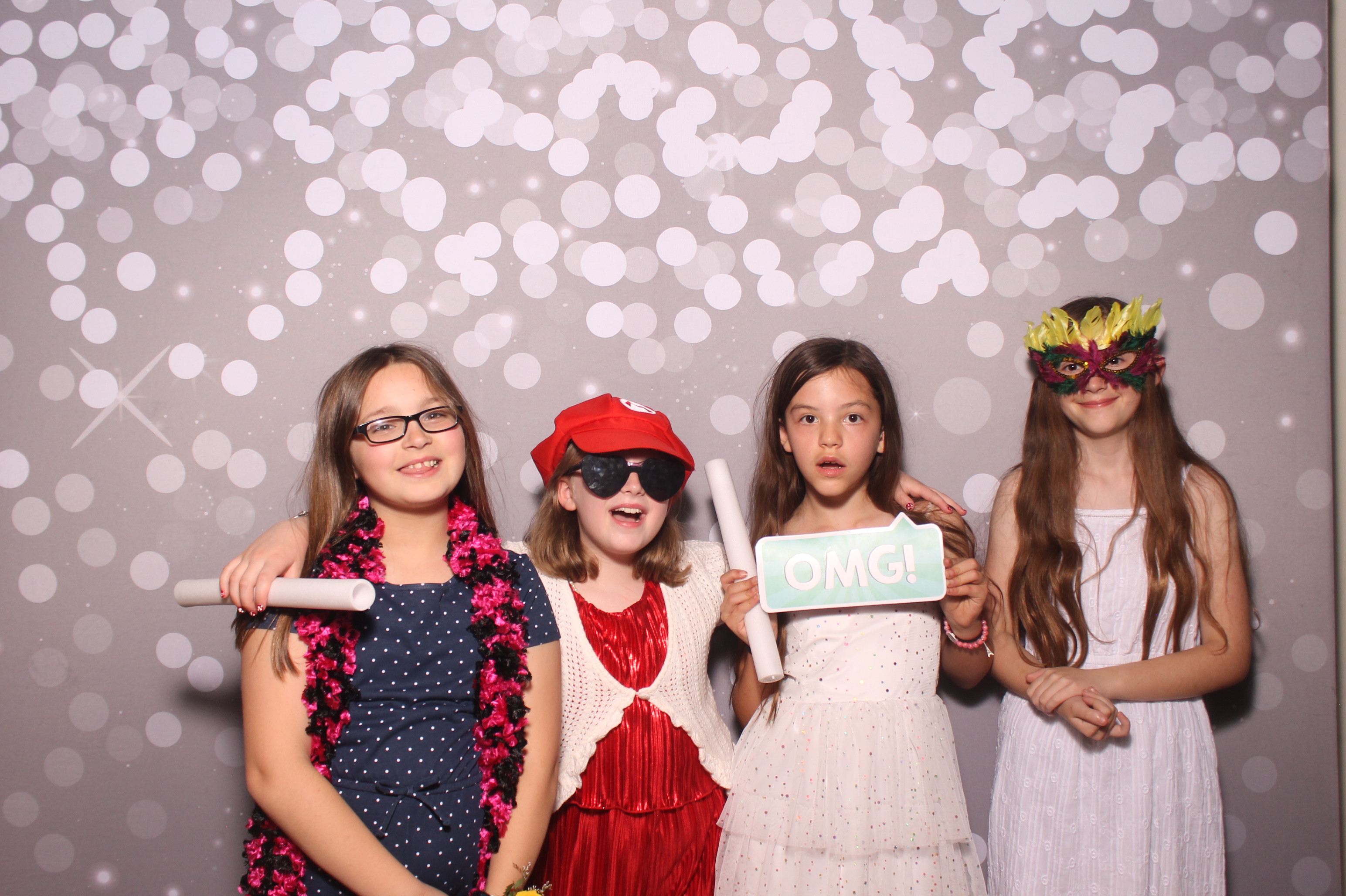 Mariemount Father Daughter Dance | View more photos from the event at gallery.photoboothcincy.com/u/PhotoBoothCincy/Mariemount-Father-Daughter-Dance-1