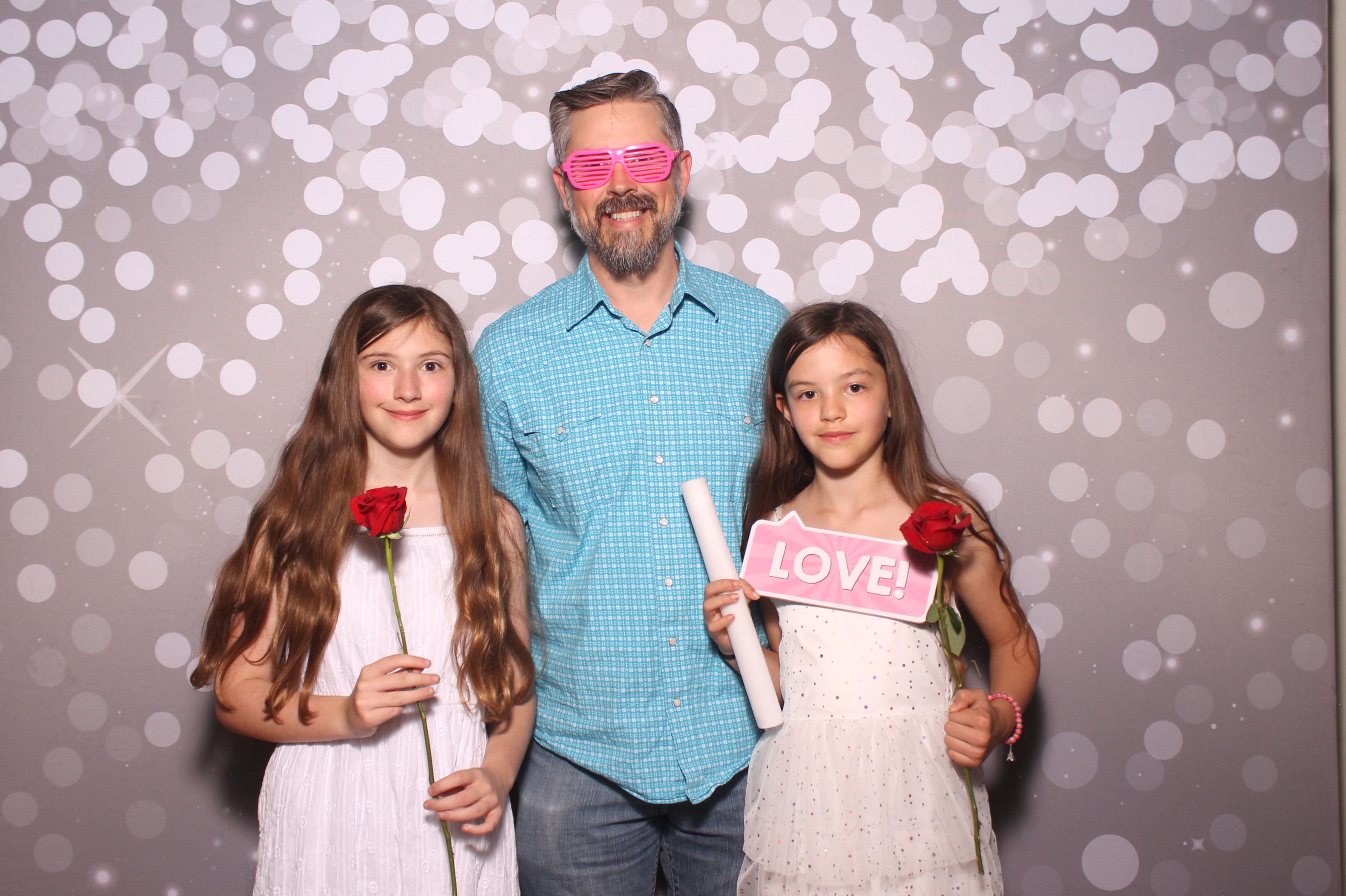 Mariemount Father Daughter Dance | View more photos from the event at gallery.photoboothcincy.com/u/PhotoBoothCincy/Mariemount-Father-Daughter-Dance-1
