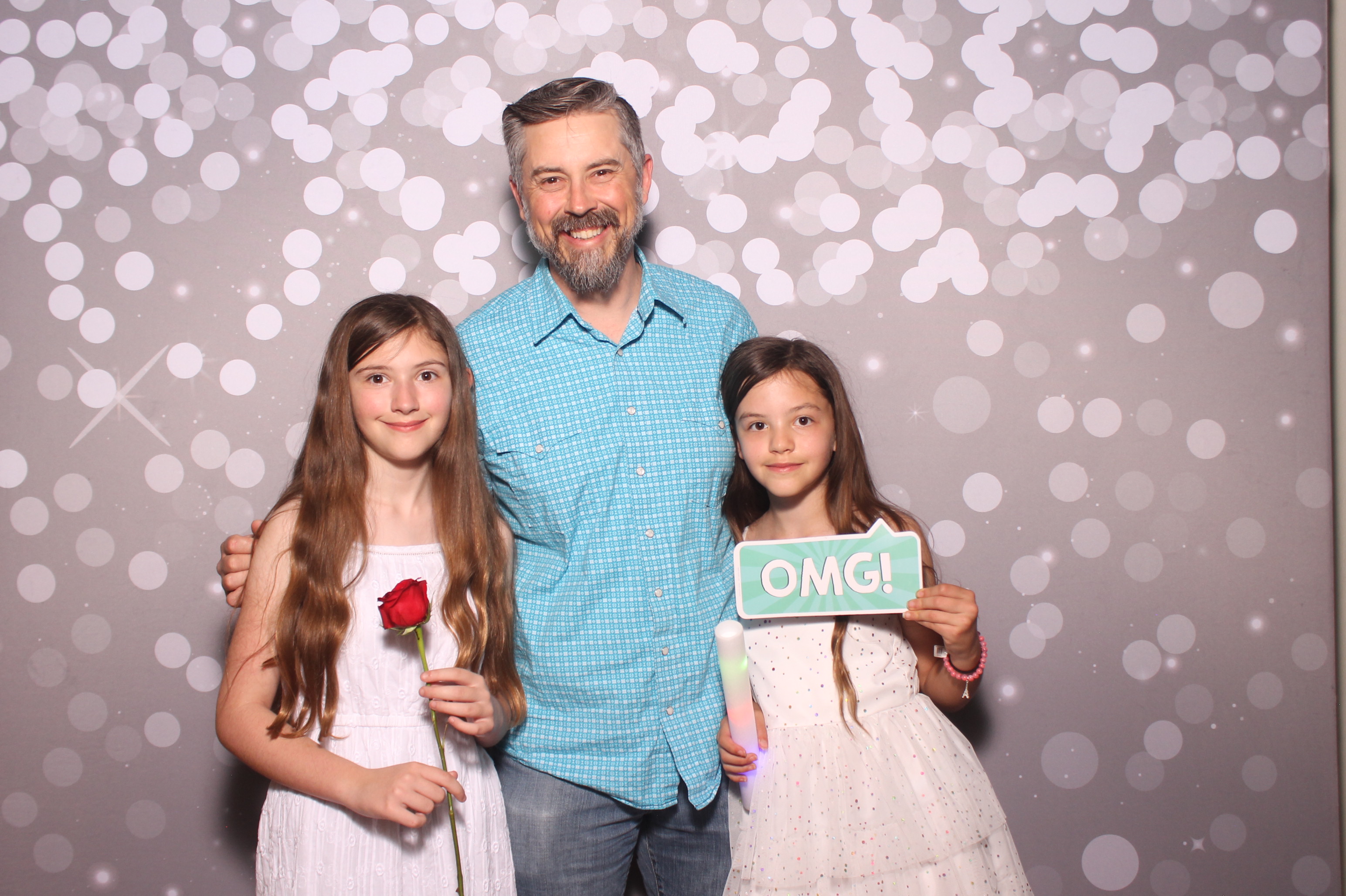 Mariemount Father Daughter Dance | View more photos from the event at gallery.photoboothcincy.com/u/PhotoBoothCincy/Mariemount-Father-Daughter-Dance-1