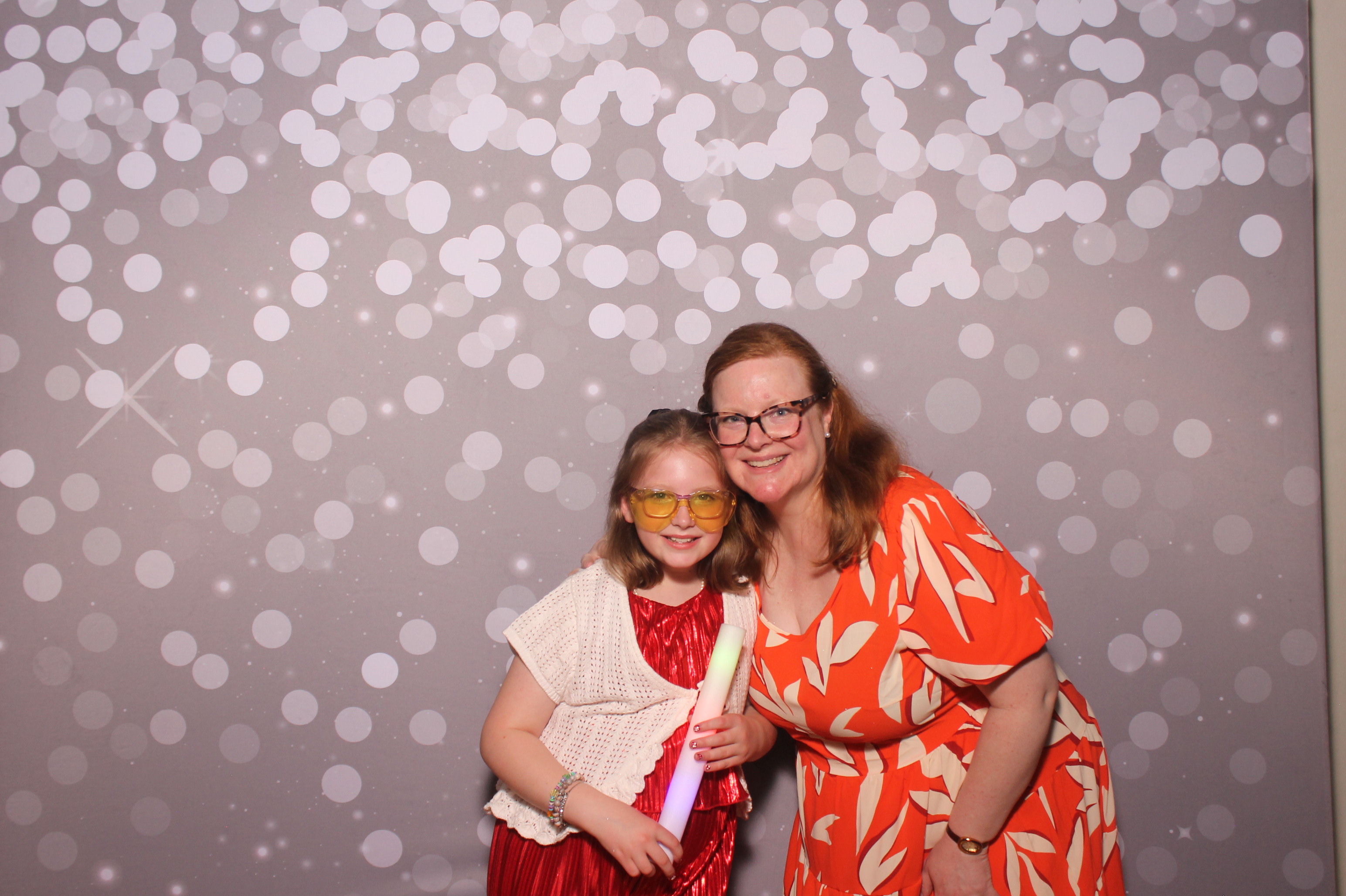 Mariemount Father Daughter Dance | View more photos from the event at gallery.photoboothcincy.com/u/PhotoBoothCincy/Mariemount-Father-Daughter-Dance-1