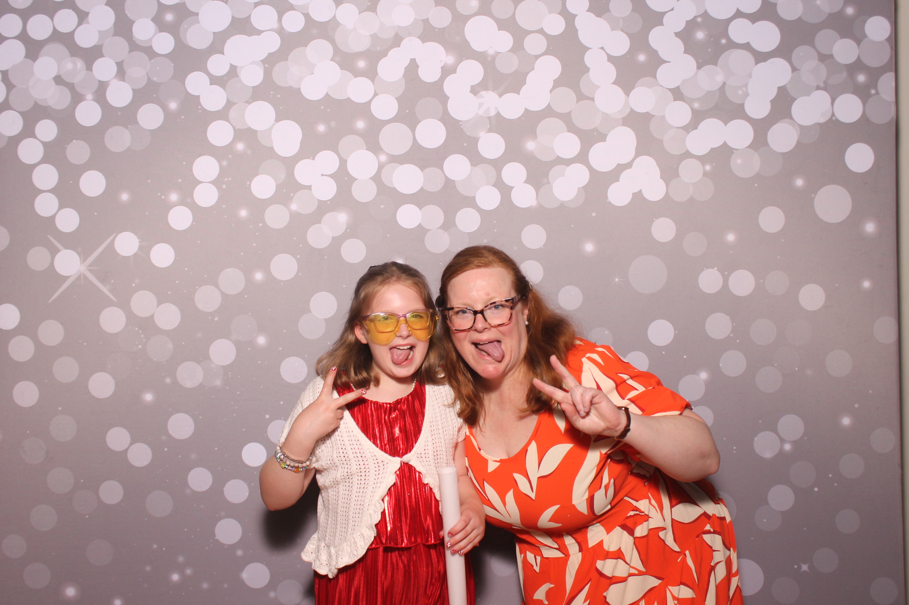 Mariemount Father Daughter Dance | View more photos from the event at gallery.photoboothcincy.com/u/PhotoBoothCincy/Mariemount-Father-Daughter-Dance-1