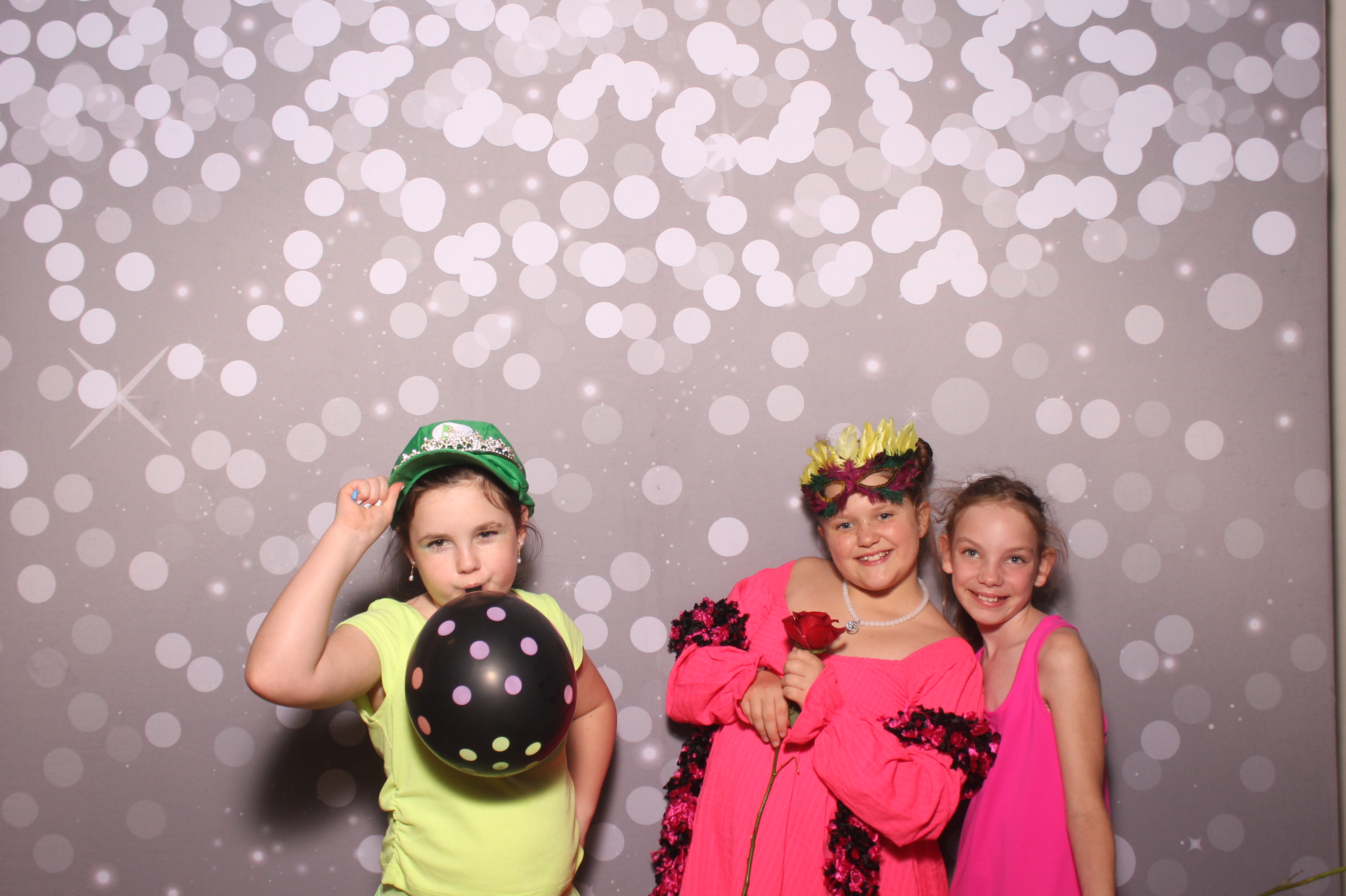 Mariemount Father Daughter Dance | View more photos from the event at gallery.photoboothcincy.com/u/PhotoBoothCincy/Mariemount-Father-Daughter-Dance-1