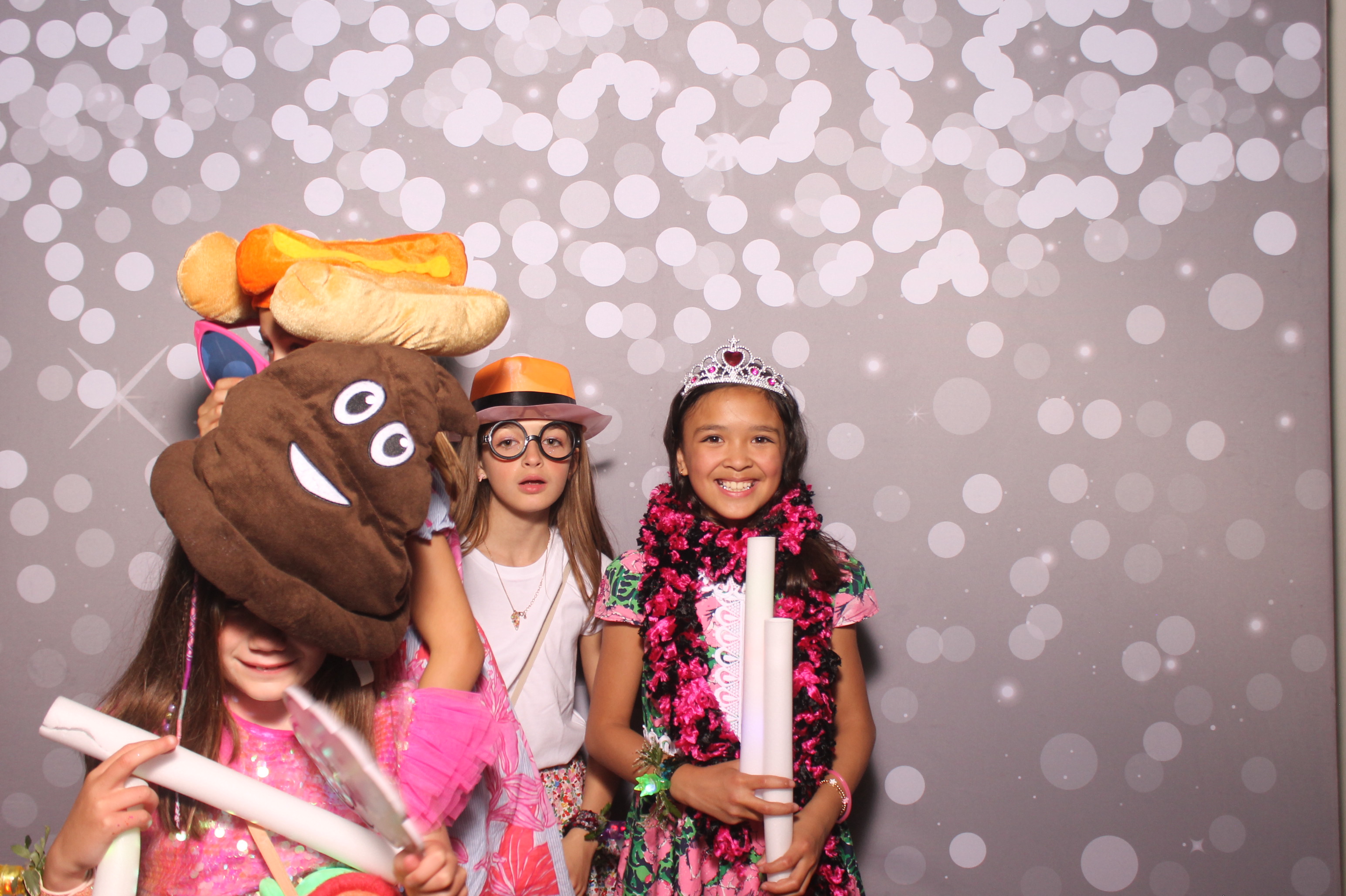 Mariemount Father Daughter Dance | View more photos from the event at gallery.photoboothcincy.com/u/PhotoBoothCincy/Mariemount-Father-Daughter-Dance-1