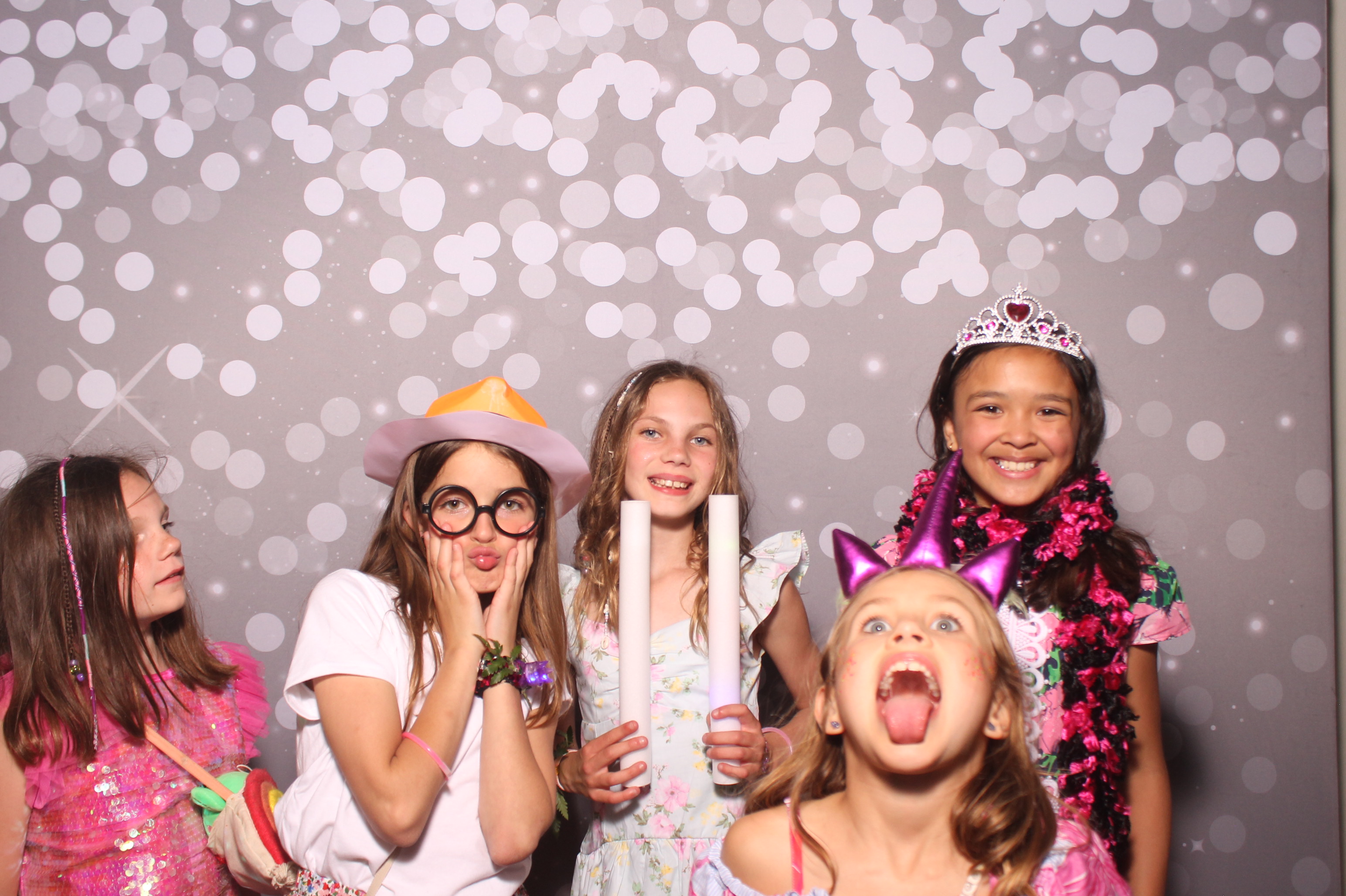 Mariemount Father Daughter Dance | View more photos from the event at gallery.photoboothcincy.com/u/PhotoBoothCincy/Mariemount-Father-Daughter-Dance-1