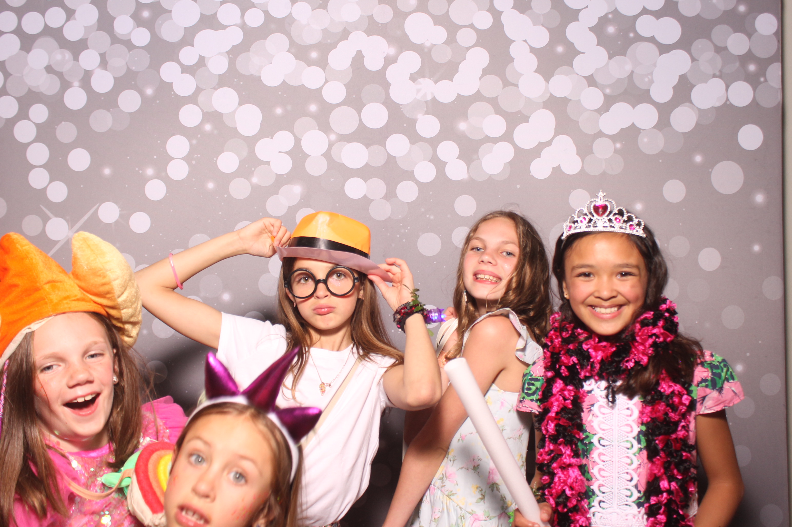 Mariemount Father Daughter Dance | View more photos from the event at gallery.photoboothcincy.com/u/PhotoBoothCincy/Mariemount-Father-Daughter-Dance-1