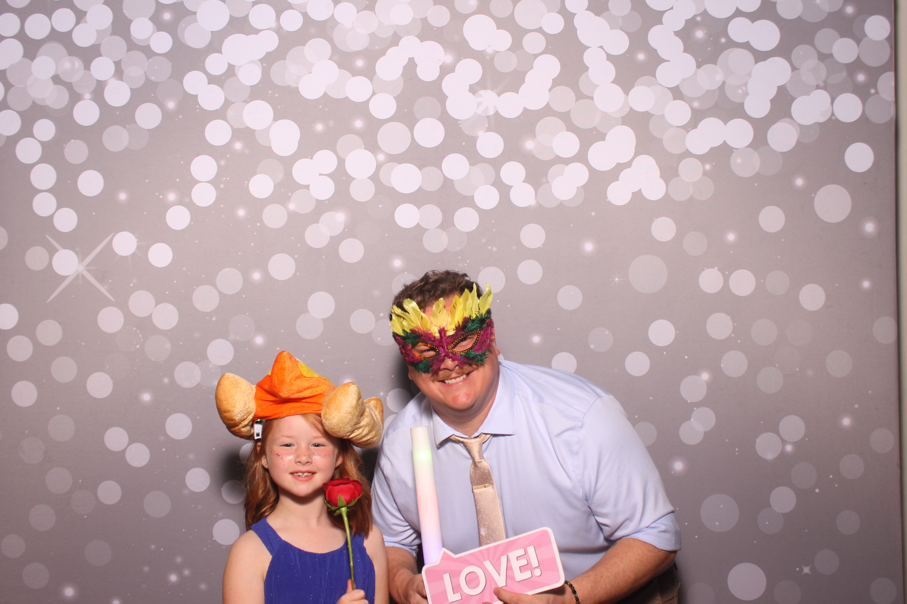 Mariemount Father Daughter Dance | View more photos from the event at gallery.photoboothcincy.com/u/PhotoBoothCincy/Mariemount-Father-Daughter-Dance-1