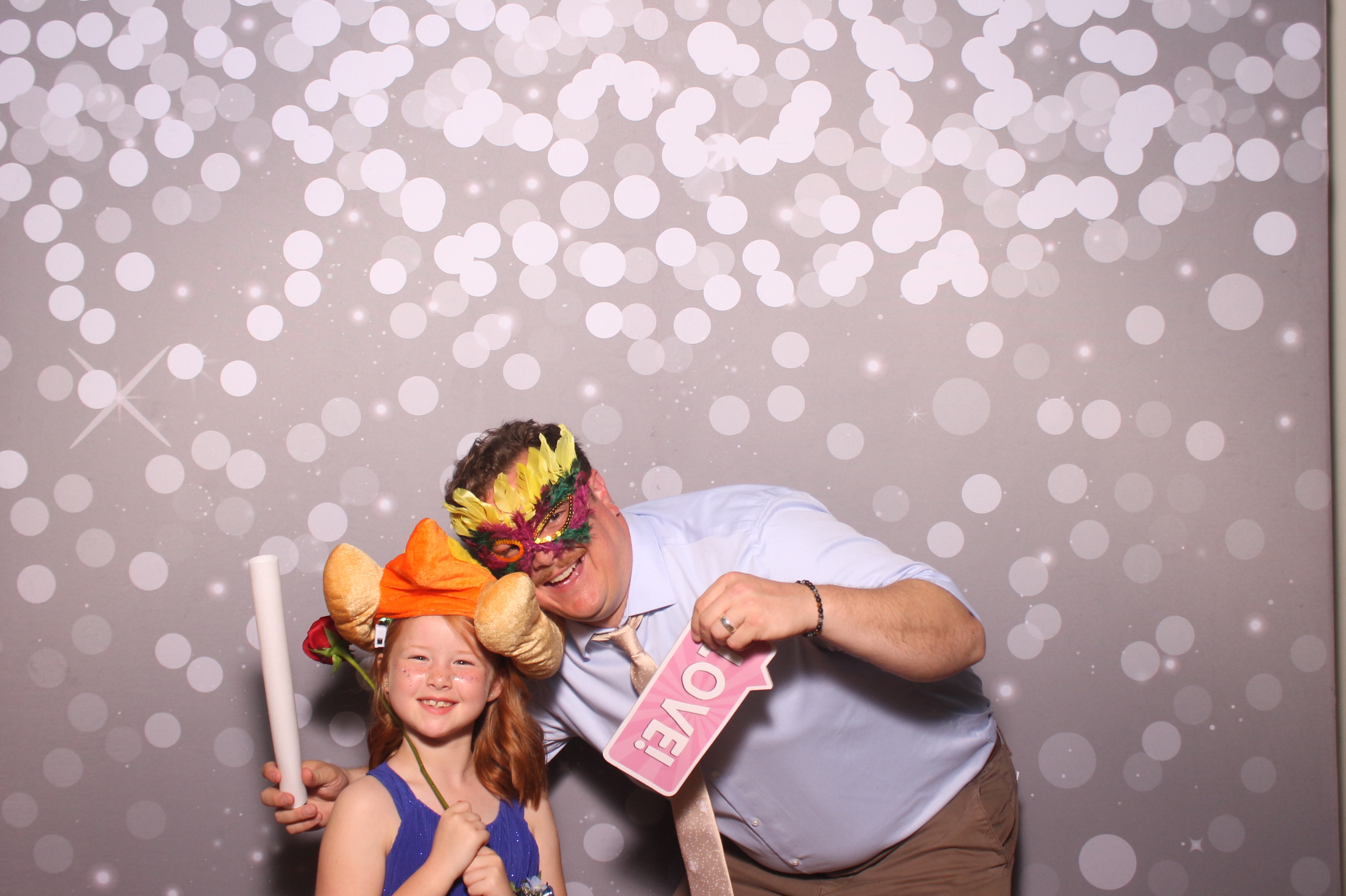 Mariemount Father Daughter Dance | View more photos from the event at gallery.photoboothcincy.com/u/PhotoBoothCincy/Mariemount-Father-Daughter-Dance-1