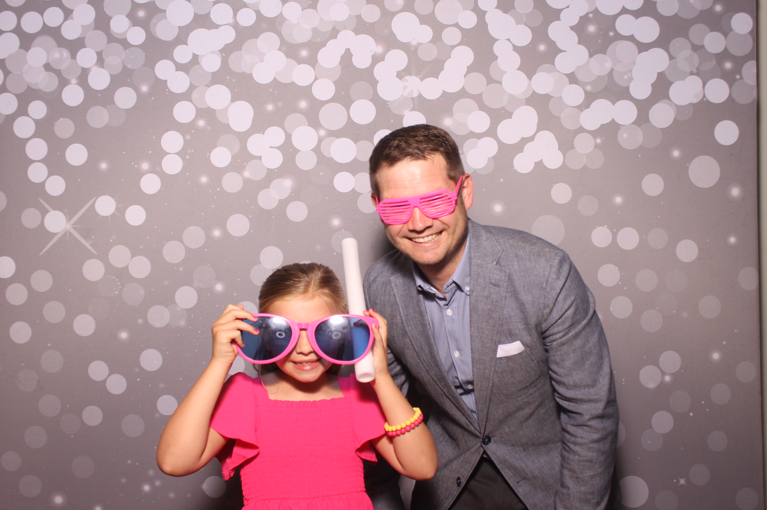 Mariemount Father Daughter Dance | View more photos from the event at gallery.photoboothcincy.com/u/PhotoBoothCincy/Mariemount-Father-Daughter-Dance-1