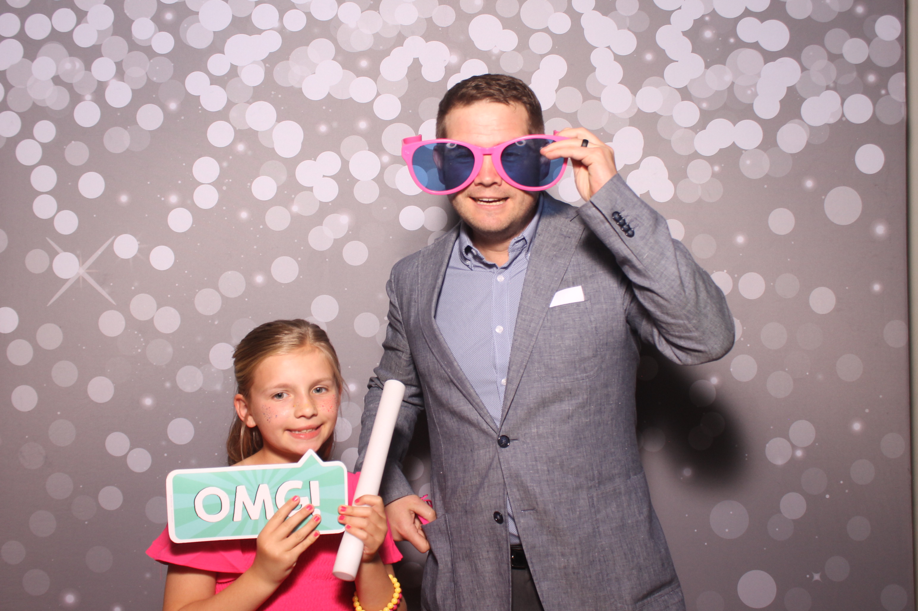 Mariemount Father Daughter Dance | View more photos from the event at gallery.photoboothcincy.com/u/PhotoBoothCincy/Mariemount-Father-Daughter-Dance-1