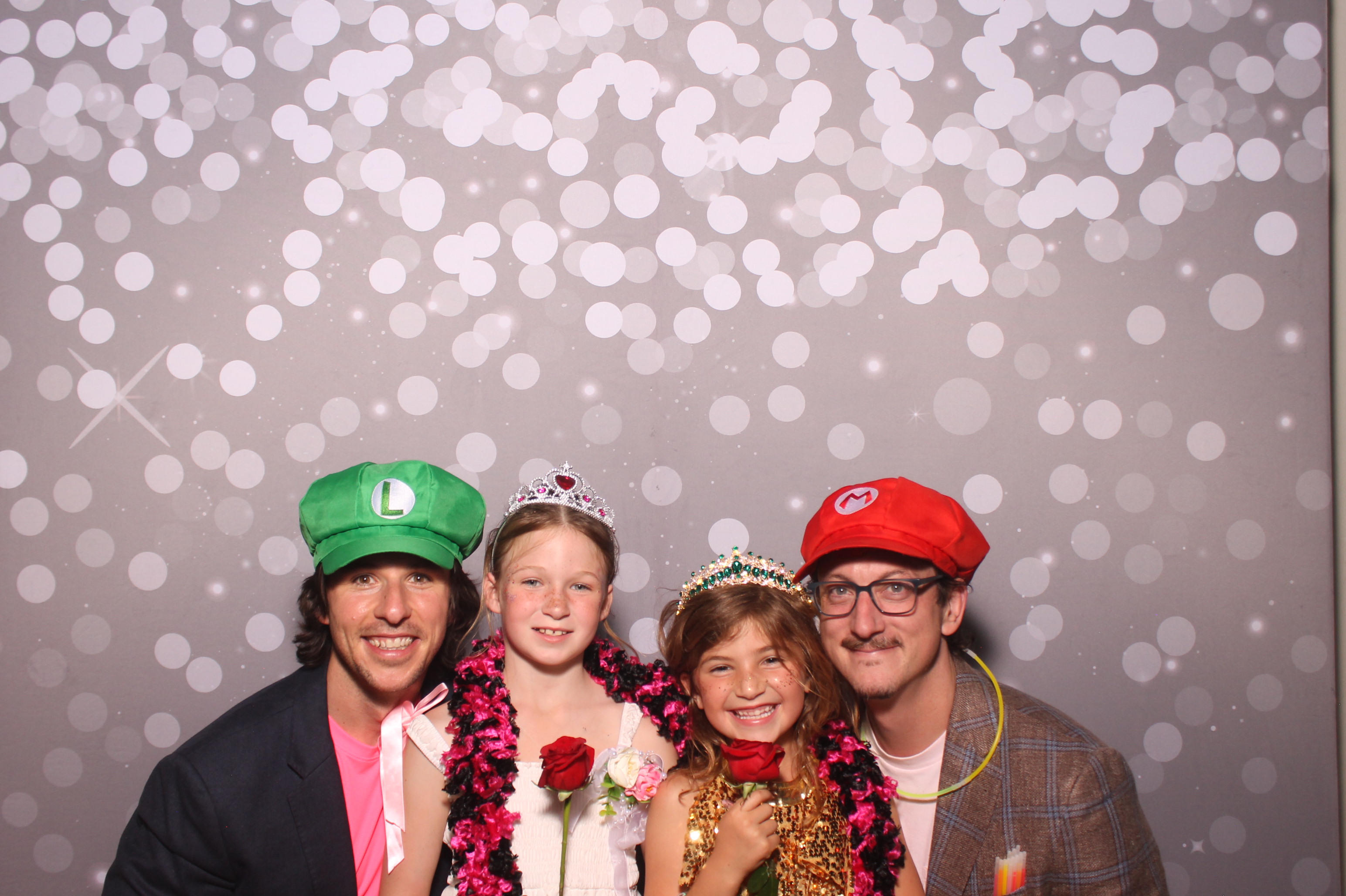 Mariemount Father Daughter Dance | View more photos from the event at gallery.photoboothcincy.com/u/PhotoBoothCincy/Mariemount-Father-Daughter-Dance-1