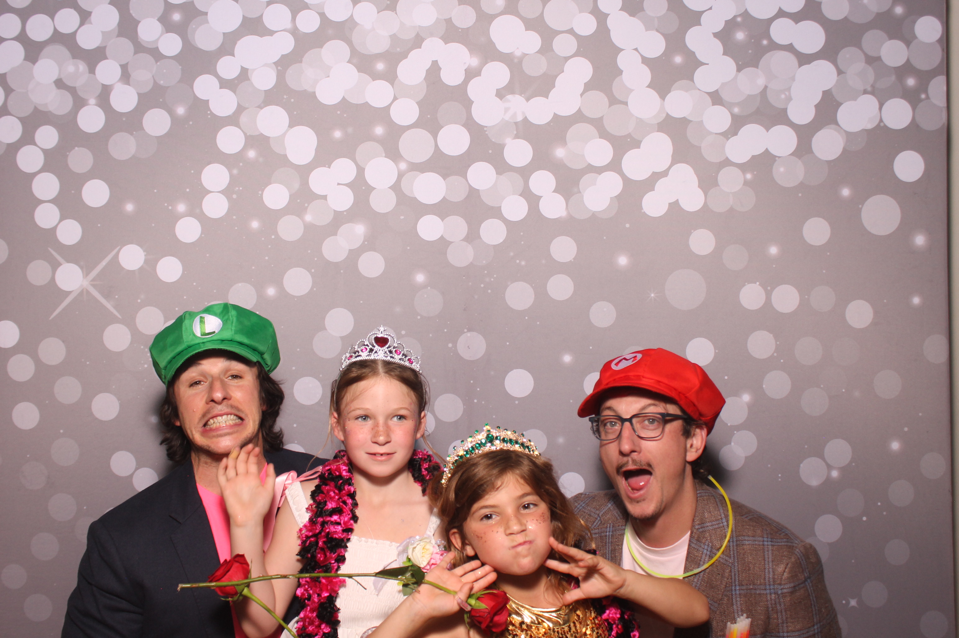 Mariemount Father Daughter Dance | View more photos from the event at gallery.photoboothcincy.com/u/PhotoBoothCincy/Mariemount-Father-Daughter-Dance-1
