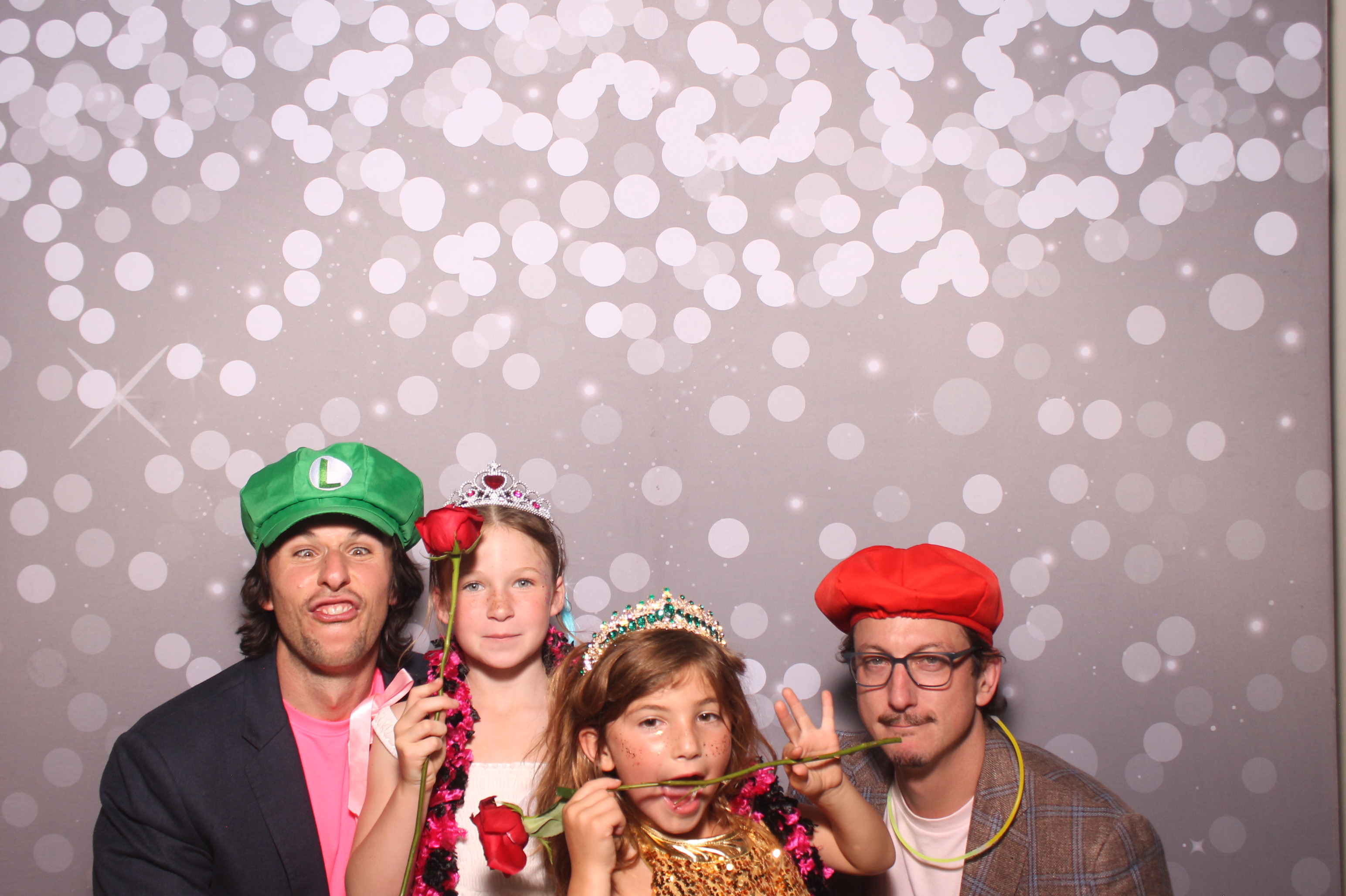 Mariemount Father Daughter Dance | View more photos from the event at gallery.photoboothcincy.com/u/PhotoBoothCincy/Mariemount-Father-Daughter-Dance-1