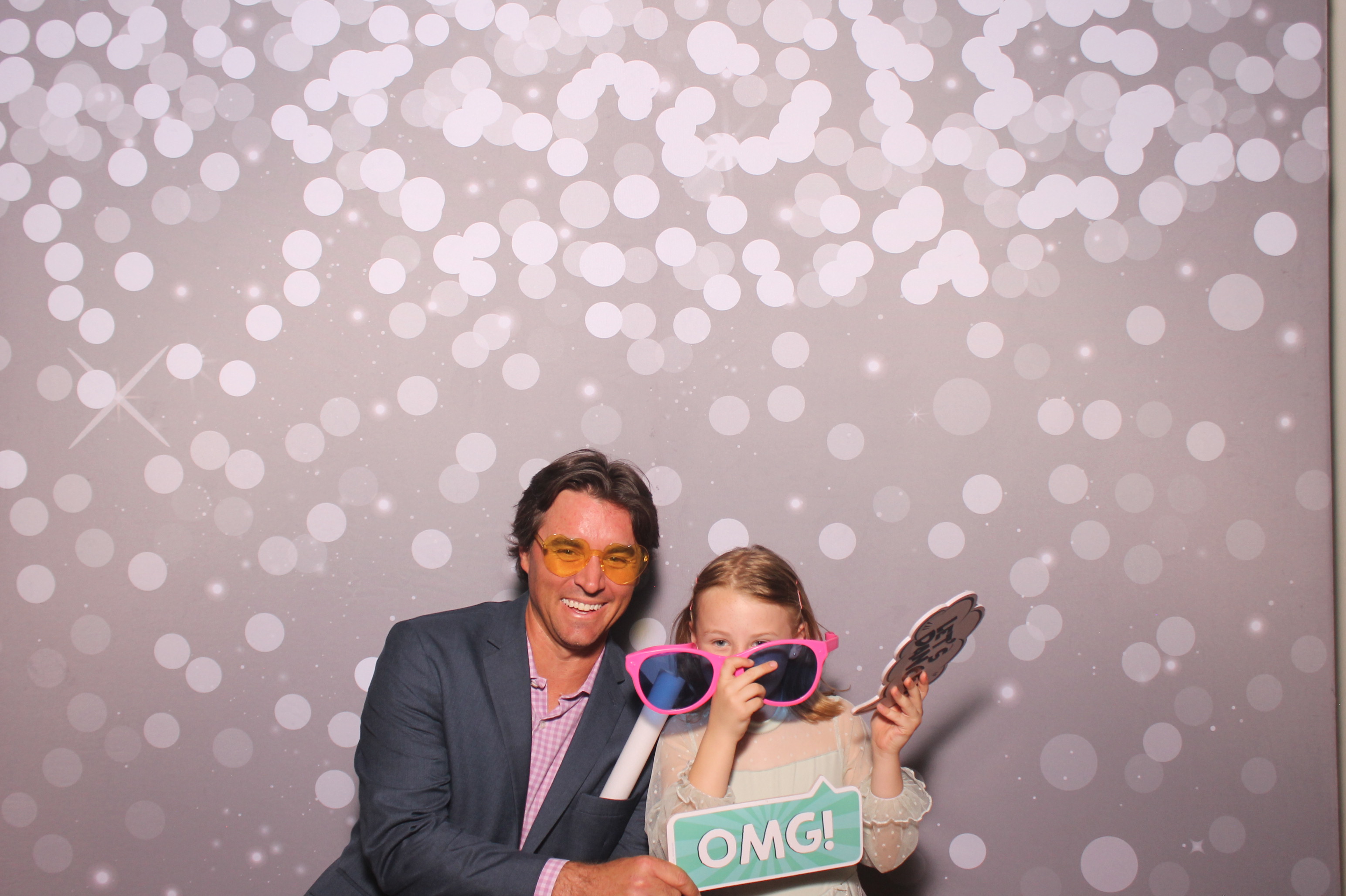 Mariemount Father Daughter Dance | View more photos from the event at gallery.photoboothcincy.com/u/PhotoBoothCincy/Mariemount-Father-Daughter-Dance-1