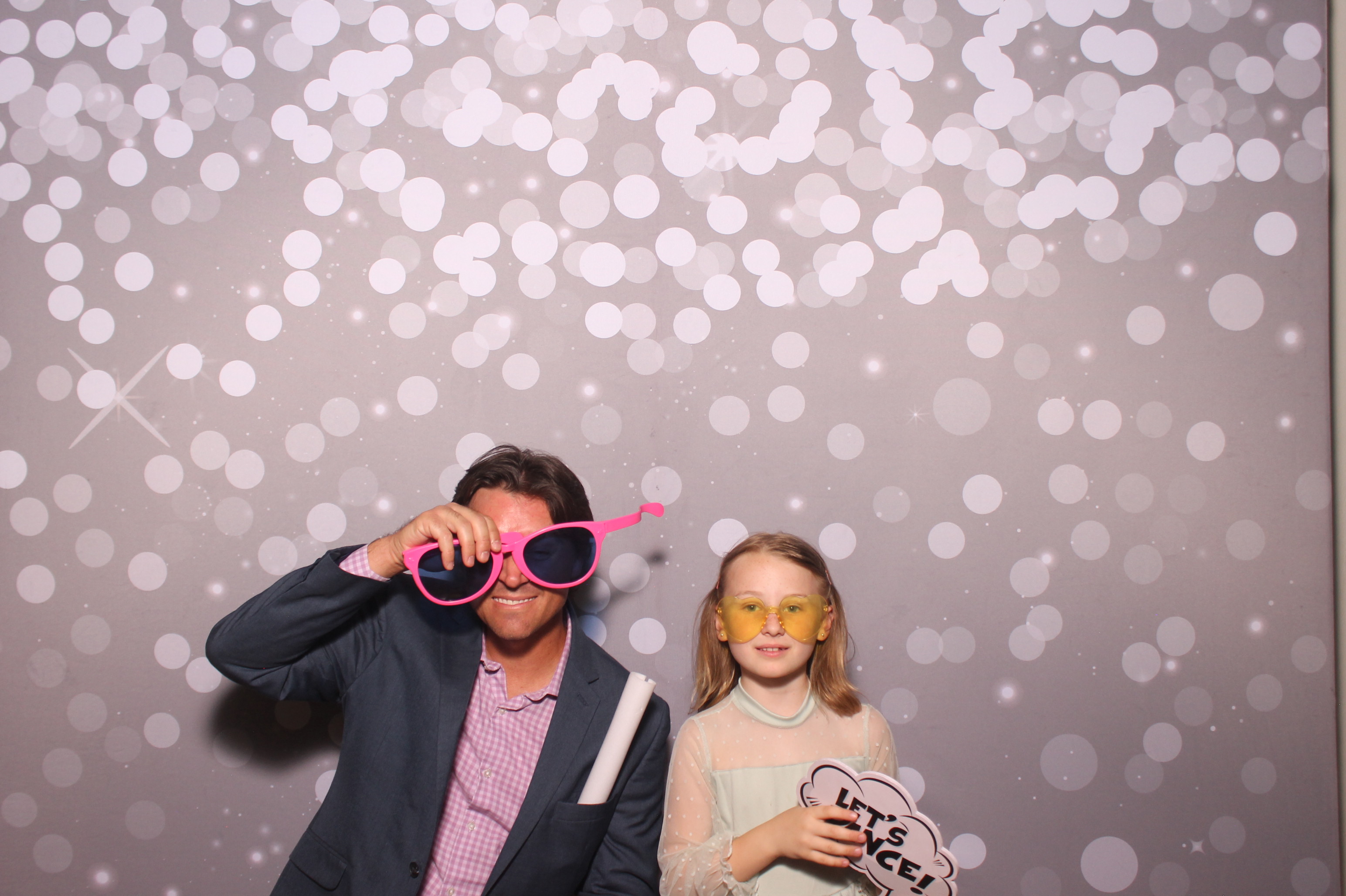 Mariemount Father Daughter Dance | View more photos from the event at gallery.photoboothcincy.com/u/PhotoBoothCincy/Mariemount-Father-Daughter-Dance-1