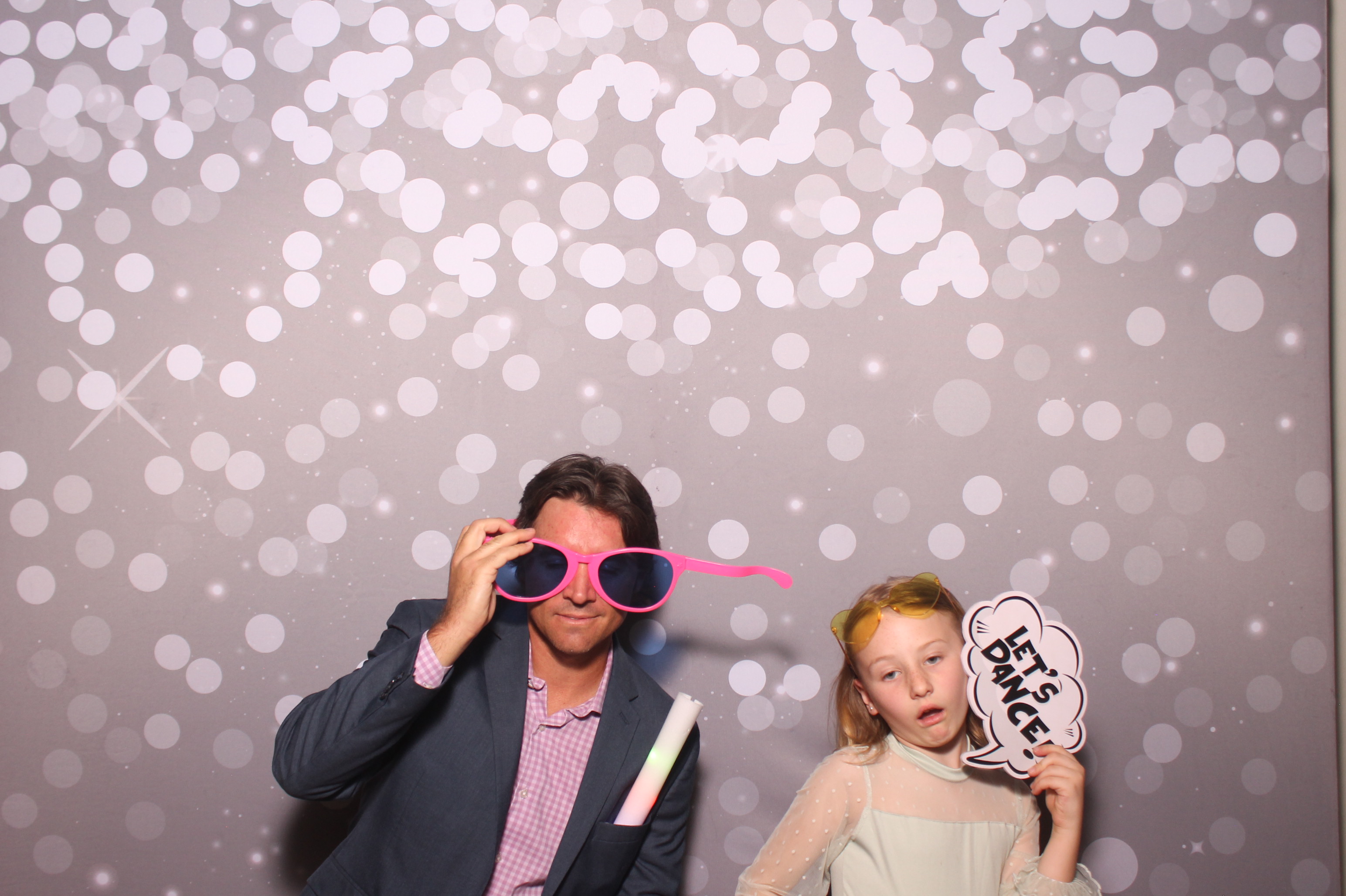 Mariemount Father Daughter Dance | View more photos from the event at gallery.photoboothcincy.com/u/PhotoBoothCincy/Mariemount-Father-Daughter-Dance-1