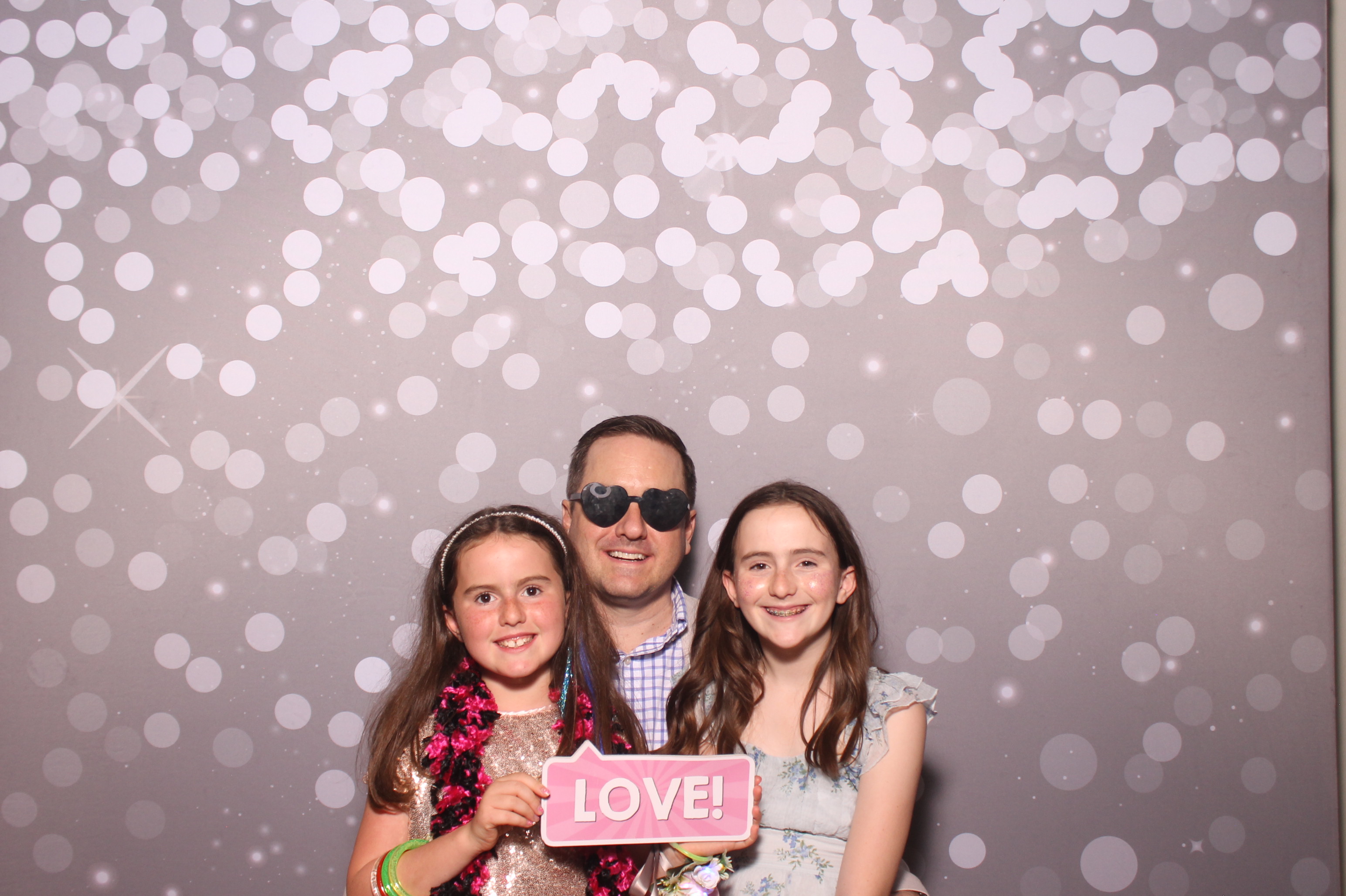 Mariemount Father Daughter Dance | View more photos from the event at gallery.photoboothcincy.com/u/PhotoBoothCincy/Mariemount-Father-Daughter-Dance-1