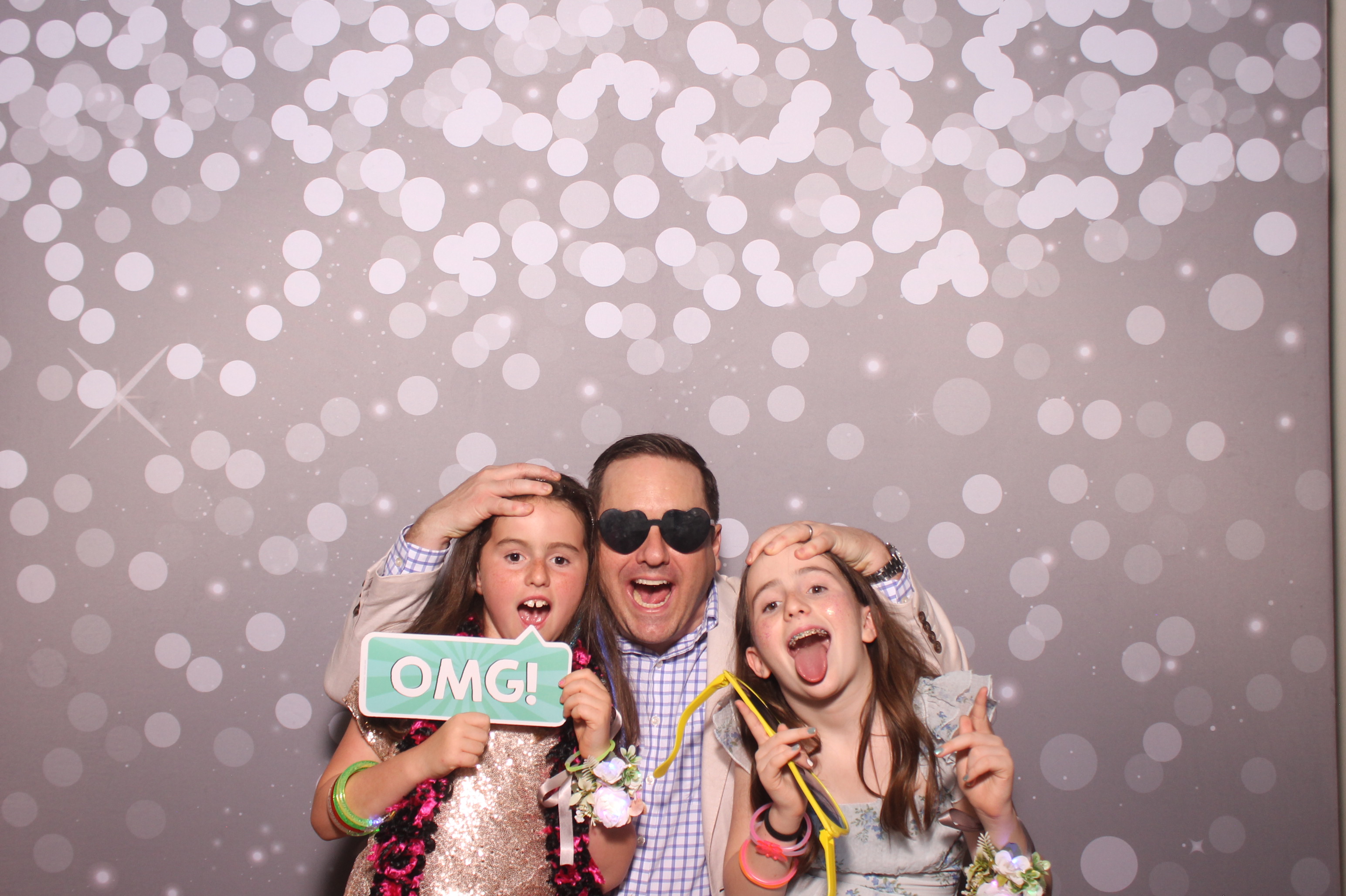 Mariemount Father Daughter Dance | View more photos from the event at gallery.photoboothcincy.com/u/PhotoBoothCincy/Mariemount-Father-Daughter-Dance-1