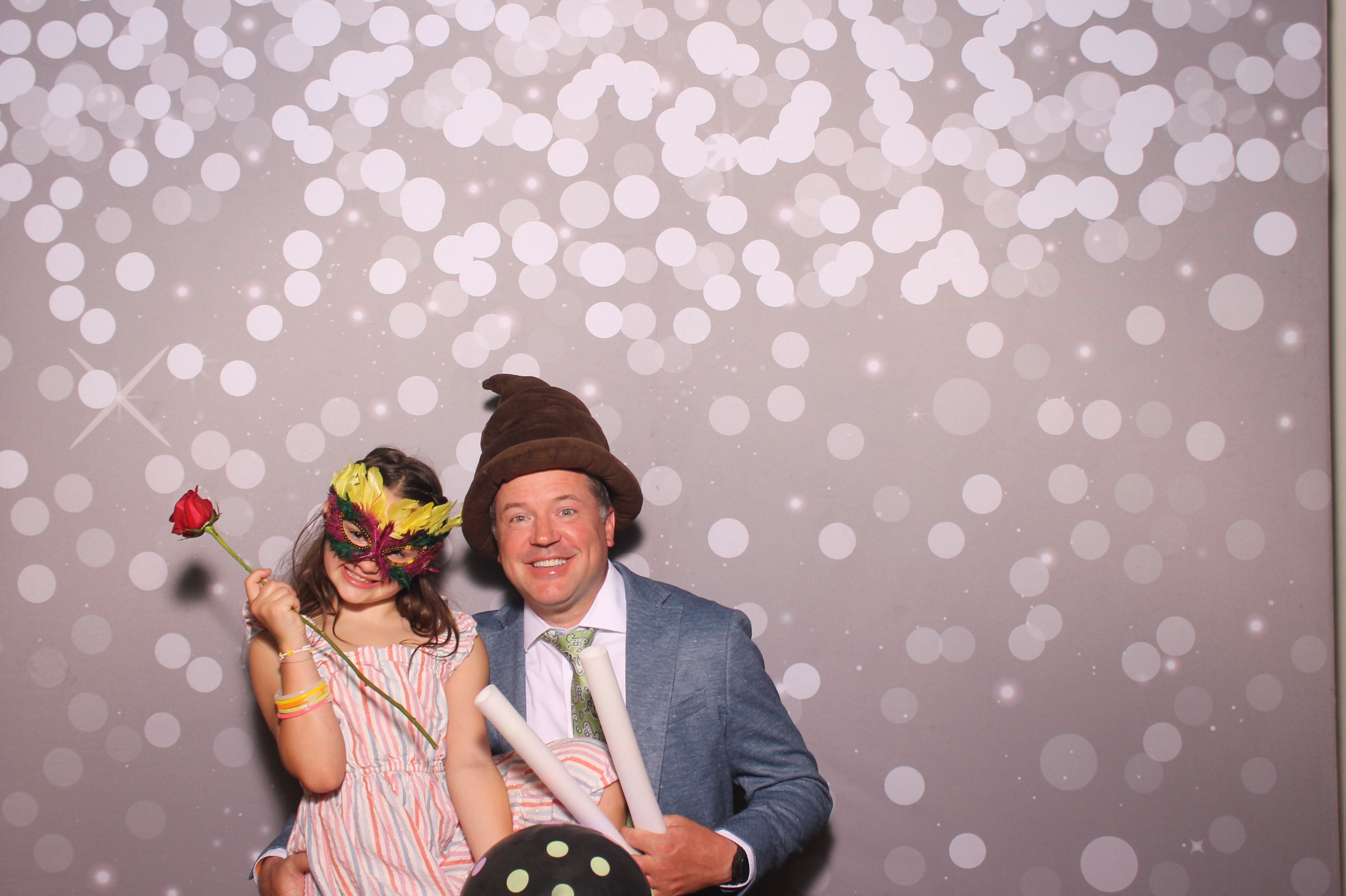 Mariemount Father Daughter Dance | View more photos from the event at gallery.photoboothcincy.com/u/PhotoBoothCincy/Mariemount-Father-Daughter-Dance-1