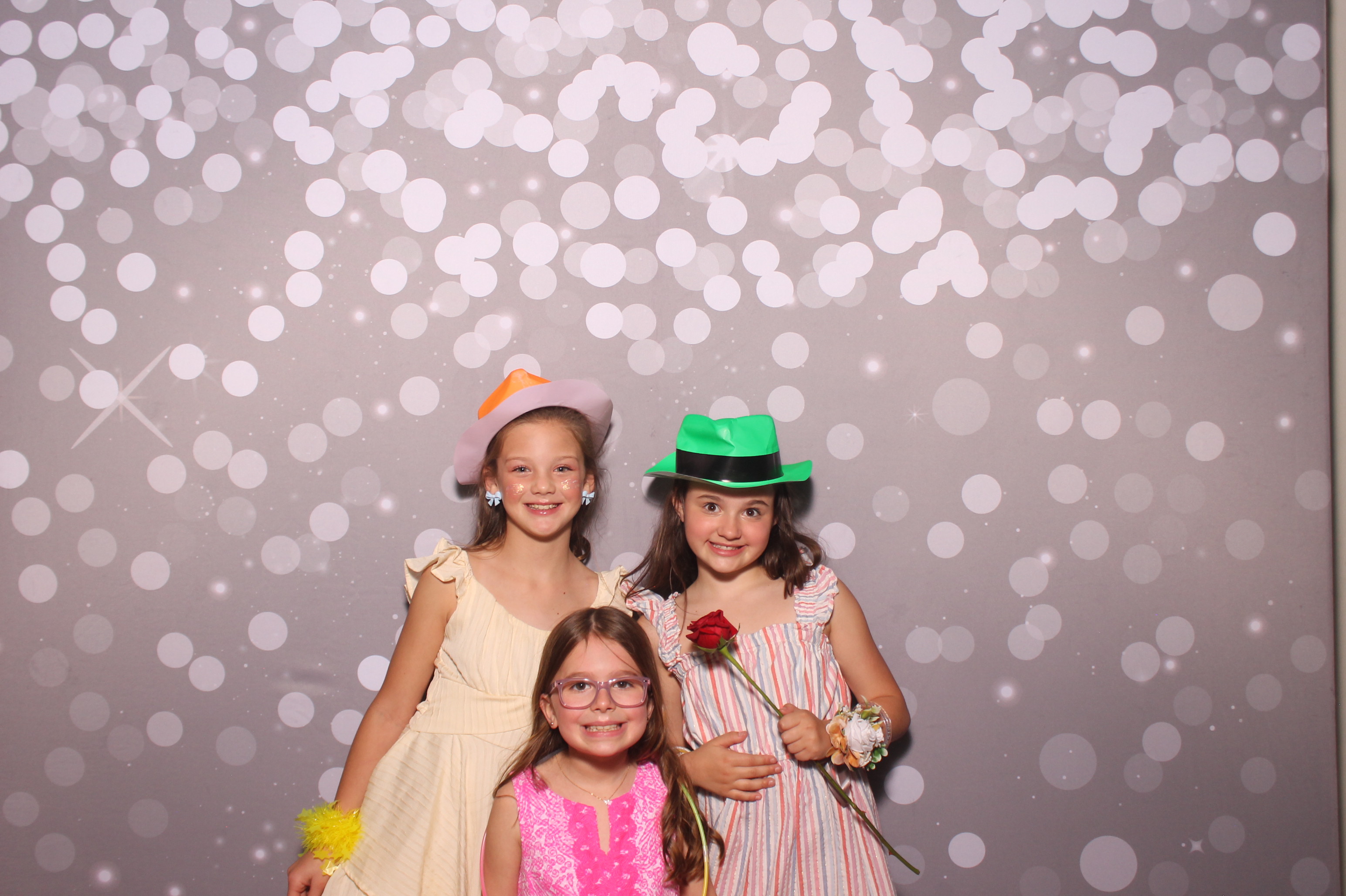 Mariemount Father Daughter Dance | View more photos from the event at gallery.photoboothcincy.com/u/PhotoBoothCincy/Mariemount-Father-Daughter-Dance-1