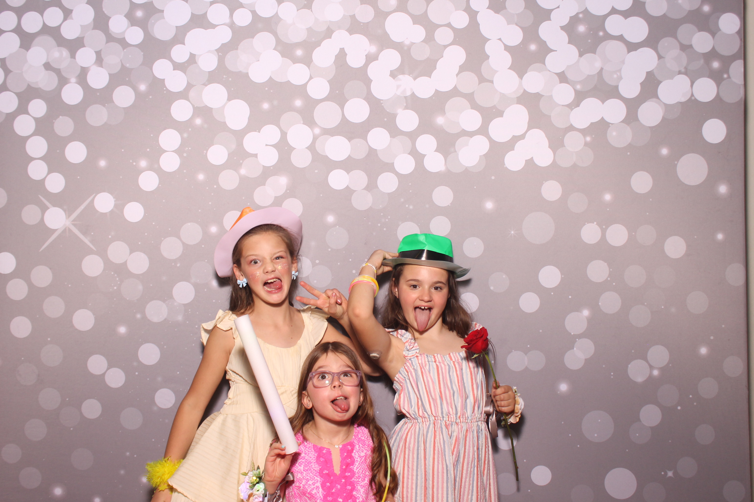 Mariemount Father Daughter Dance | View more photos from the event at gallery.photoboothcincy.com/u/PhotoBoothCincy/Mariemount-Father-Daughter-Dance-1