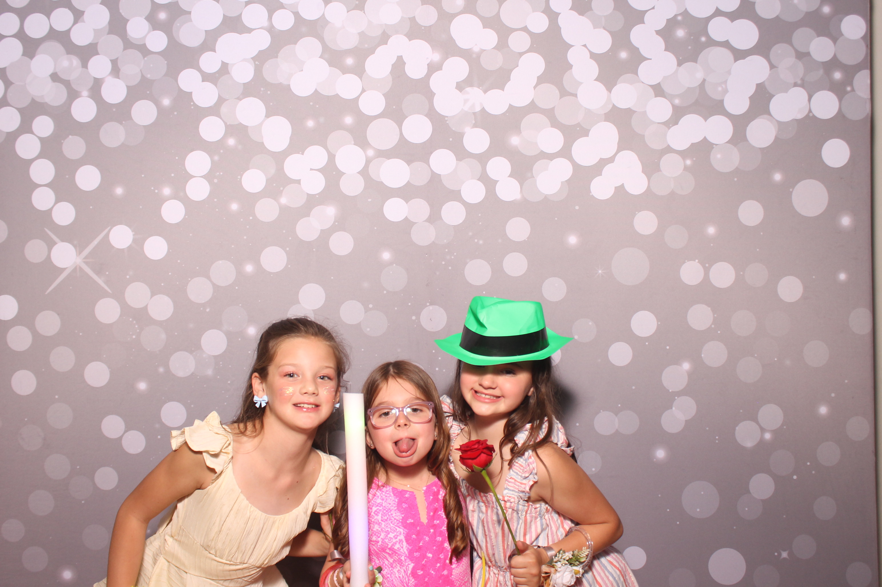 Mariemount Father Daughter Dance | View more photos from the event at gallery.photoboothcincy.com/u/PhotoBoothCincy/Mariemount-Father-Daughter-Dance-1