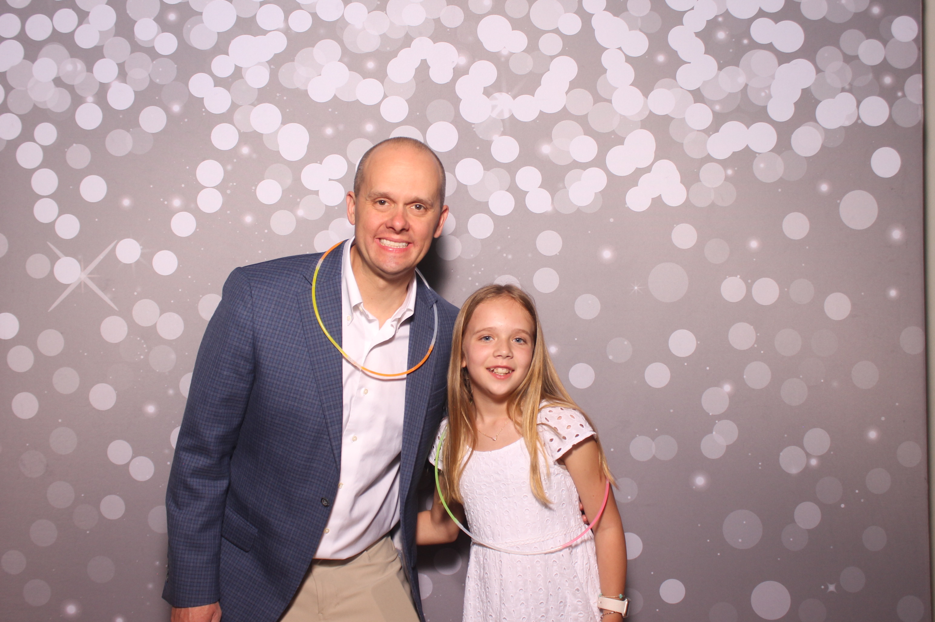 Mariemount Father Daughter Dance | View more photos from the event at gallery.photoboothcincy.com/u/PhotoBoothCincy/Mariemount-Father-Daughter-Dance-1