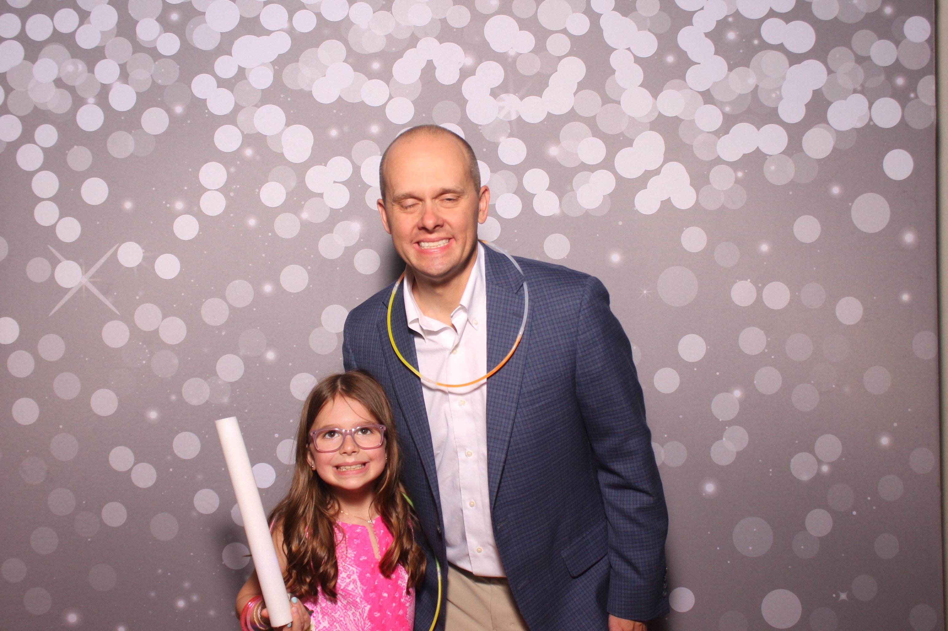 Mariemount Father Daughter Dance | View more photos from the event at gallery.photoboothcincy.com/u/PhotoBoothCincy/Mariemount-Father-Daughter-Dance-1