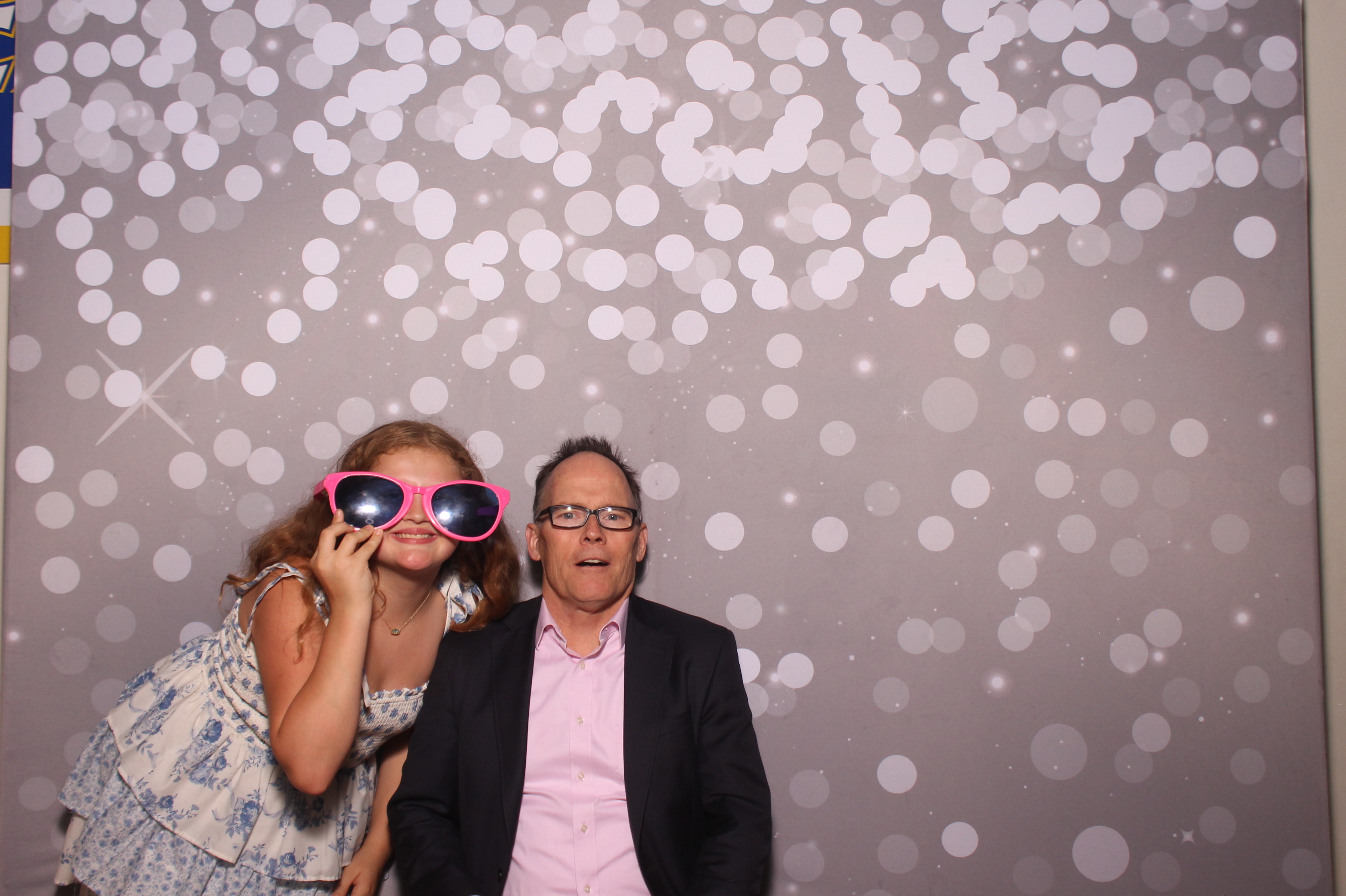 Mariemount Father Daughter Dance | View more photos from the event at gallery.photoboothcincy.com/u/PhotoBoothCincy/Mariemount-Father-Daughter-Dance-1