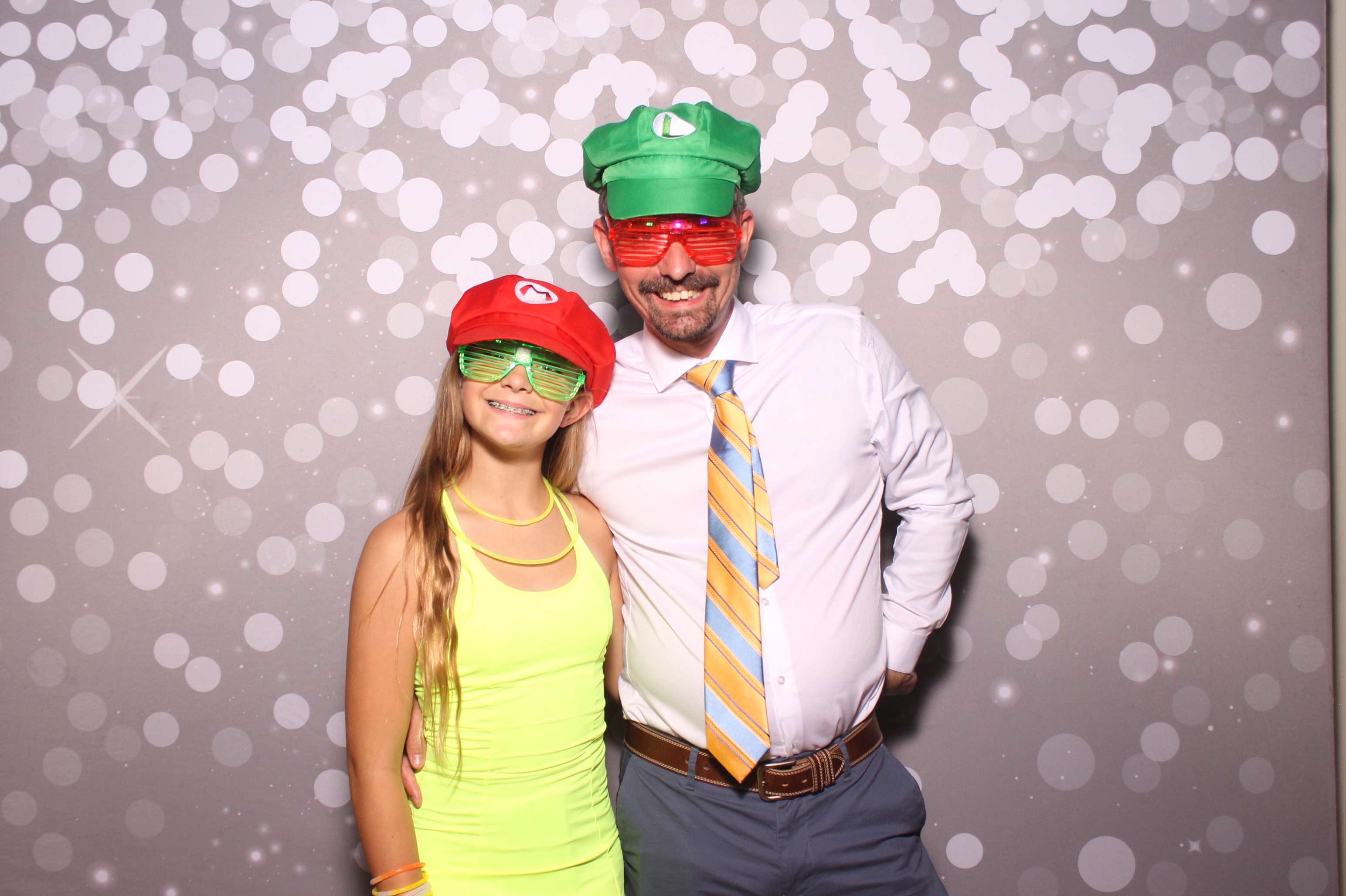 Mariemount Father Daughter Dance | View more photos from the event at gallery.photoboothcincy.com/u/PhotoBoothCincy/Mariemount-Father-Daughter-Dance-1