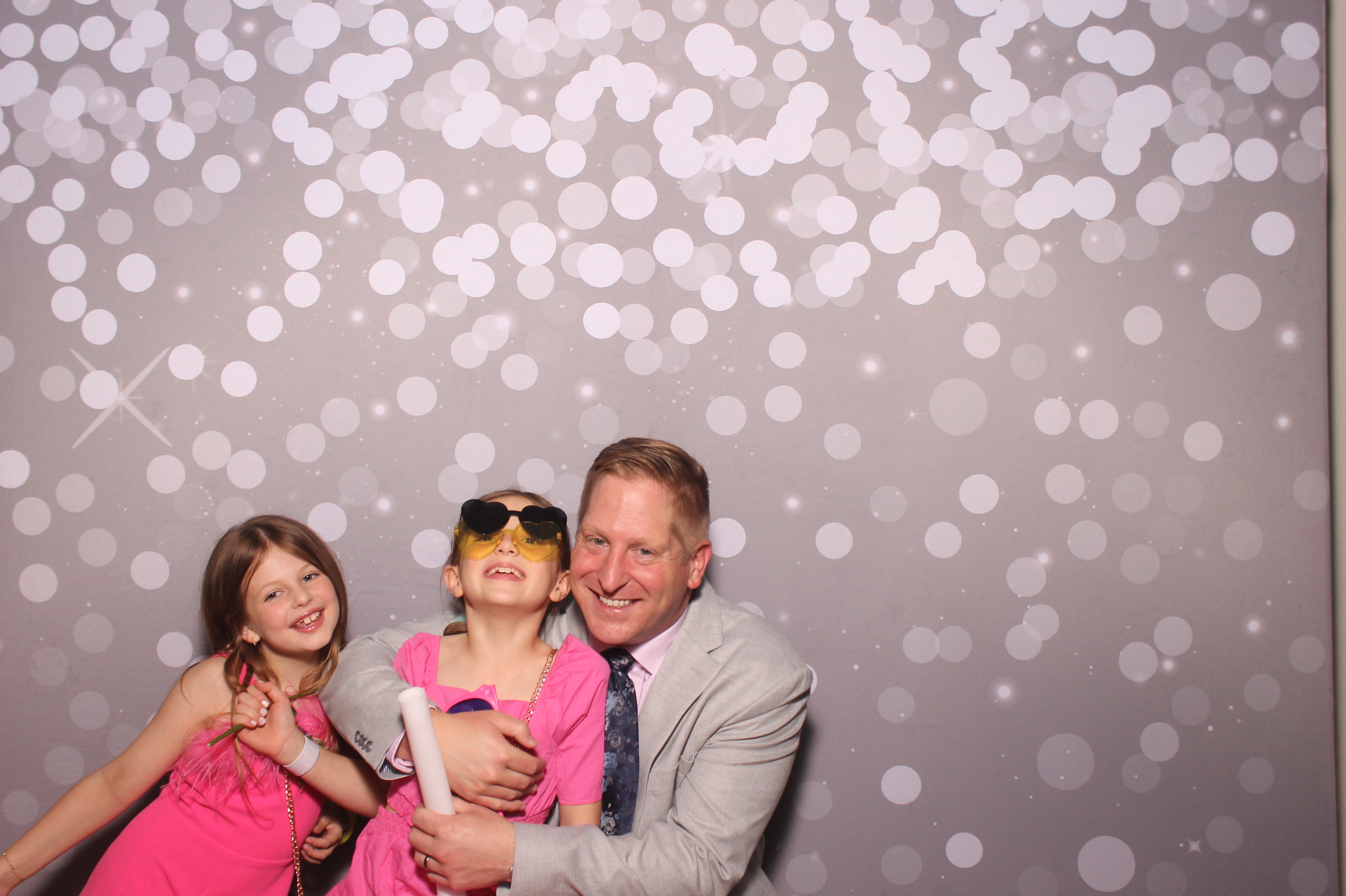 Mariemount Father Daughter Dance | View more photos from the event at gallery.photoboothcincy.com/u/PhotoBoothCincy/Mariemount-Father-Daughter-Dance-1