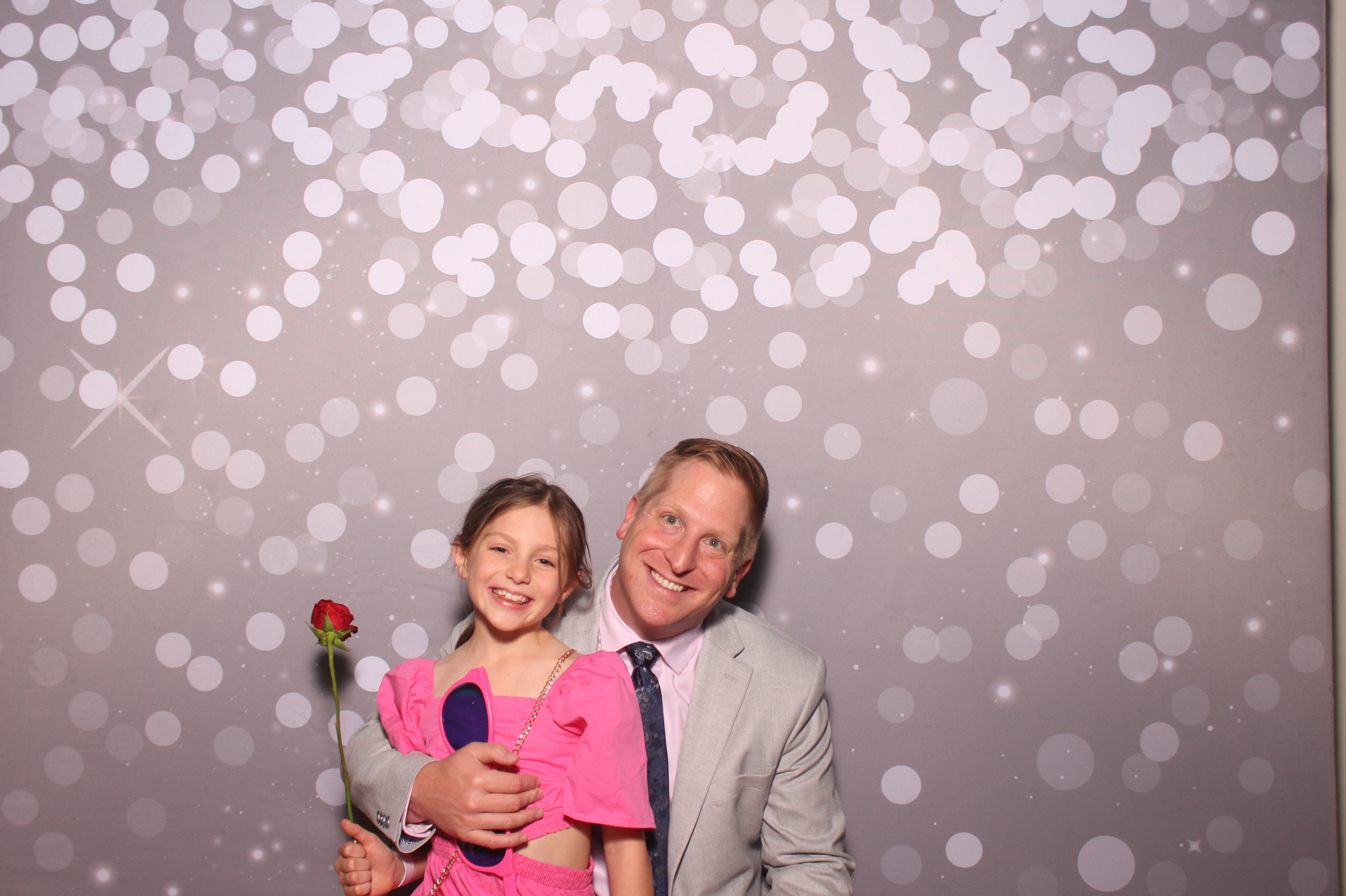 Mariemount Father Daughter Dance | View more photos from the event at gallery.photoboothcincy.com/u/PhotoBoothCincy/Mariemount-Father-Daughter-Dance-1