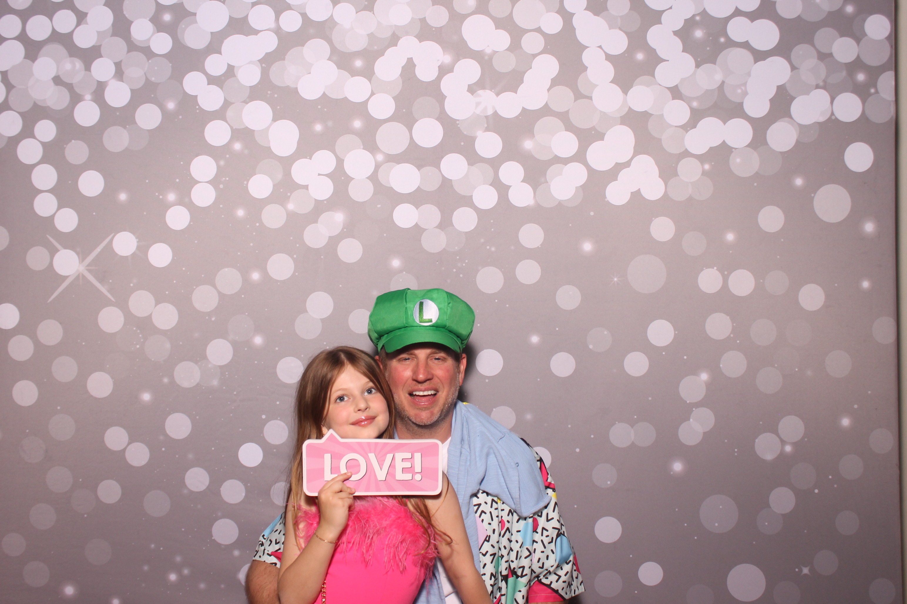 Mariemount Father Daughter Dance | View more photos from the event at gallery.photoboothcincy.com/u/PhotoBoothCincy/Mariemount-Father-Daughter-Dance-1