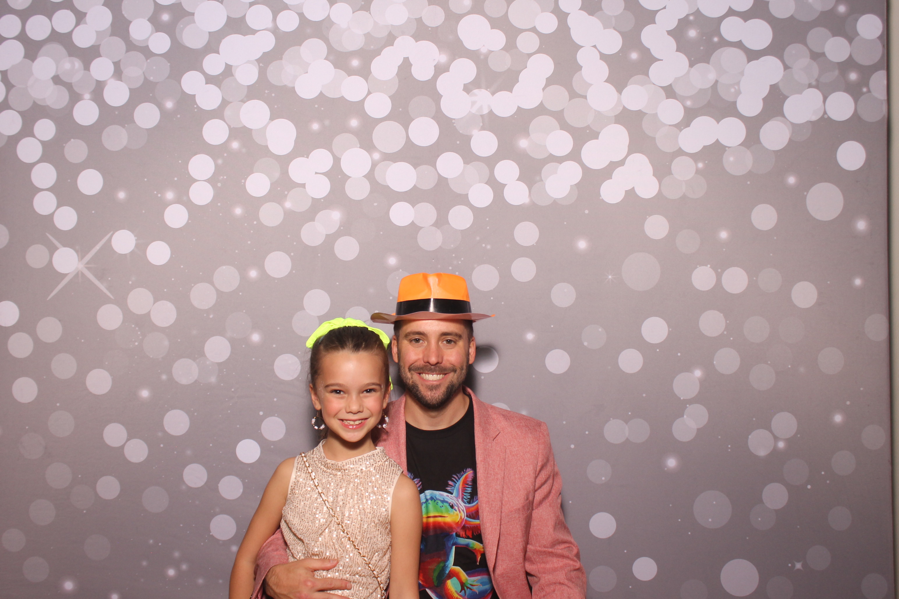 Mariemount Father Daughter Dance | View more photos from the event at gallery.photoboothcincy.com/u/PhotoBoothCincy/Mariemount-Father-Daughter-Dance-1