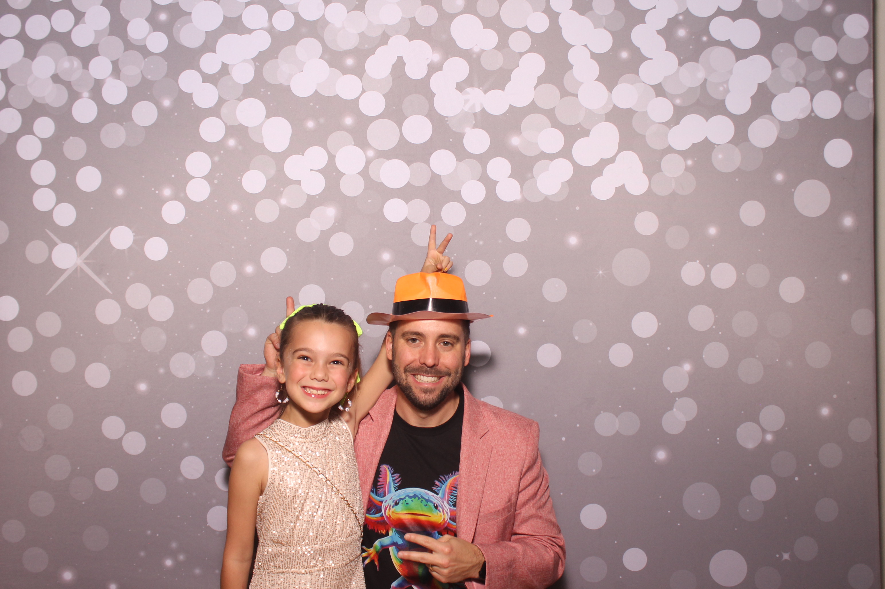 Mariemount Father Daughter Dance | View more photos from the event at gallery.photoboothcincy.com/u/PhotoBoothCincy/Mariemount-Father-Daughter-Dance-1