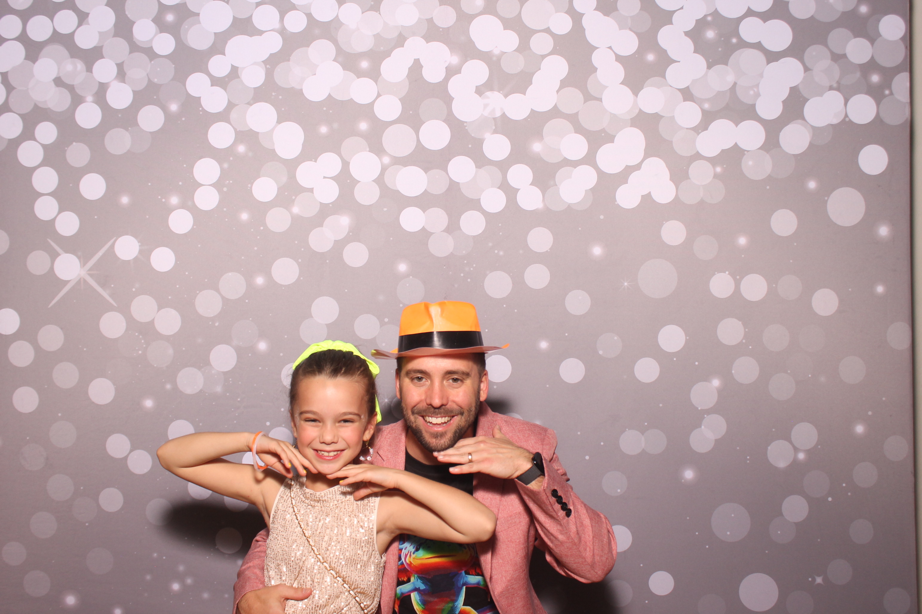 Mariemount Father Daughter Dance | View more photos from the event at gallery.photoboothcincy.com/u/PhotoBoothCincy/Mariemount-Father-Daughter-Dance-1