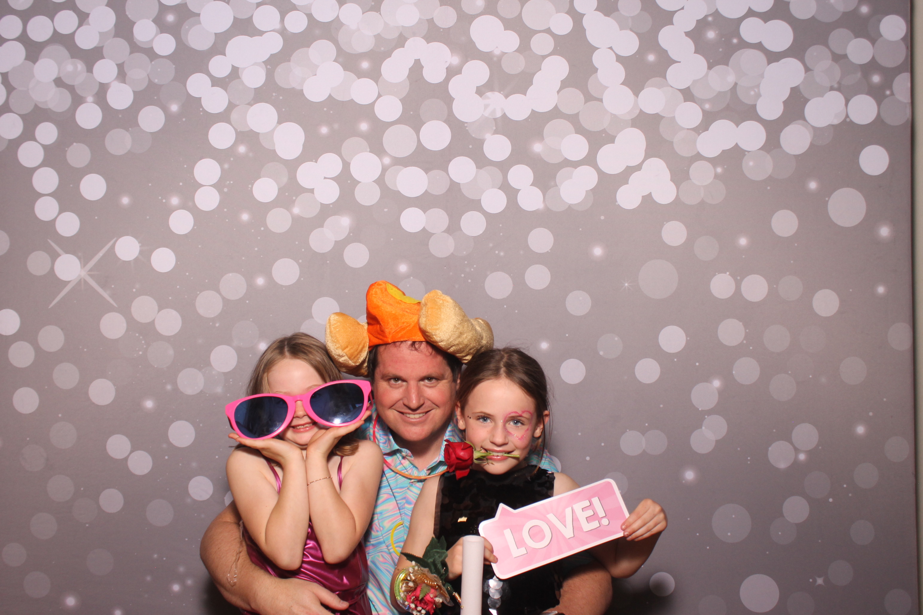 Mariemount Father Daughter Dance | View more photos from the event at gallery.photoboothcincy.com/u/PhotoBoothCincy/Mariemount-Father-Daughter-Dance-1