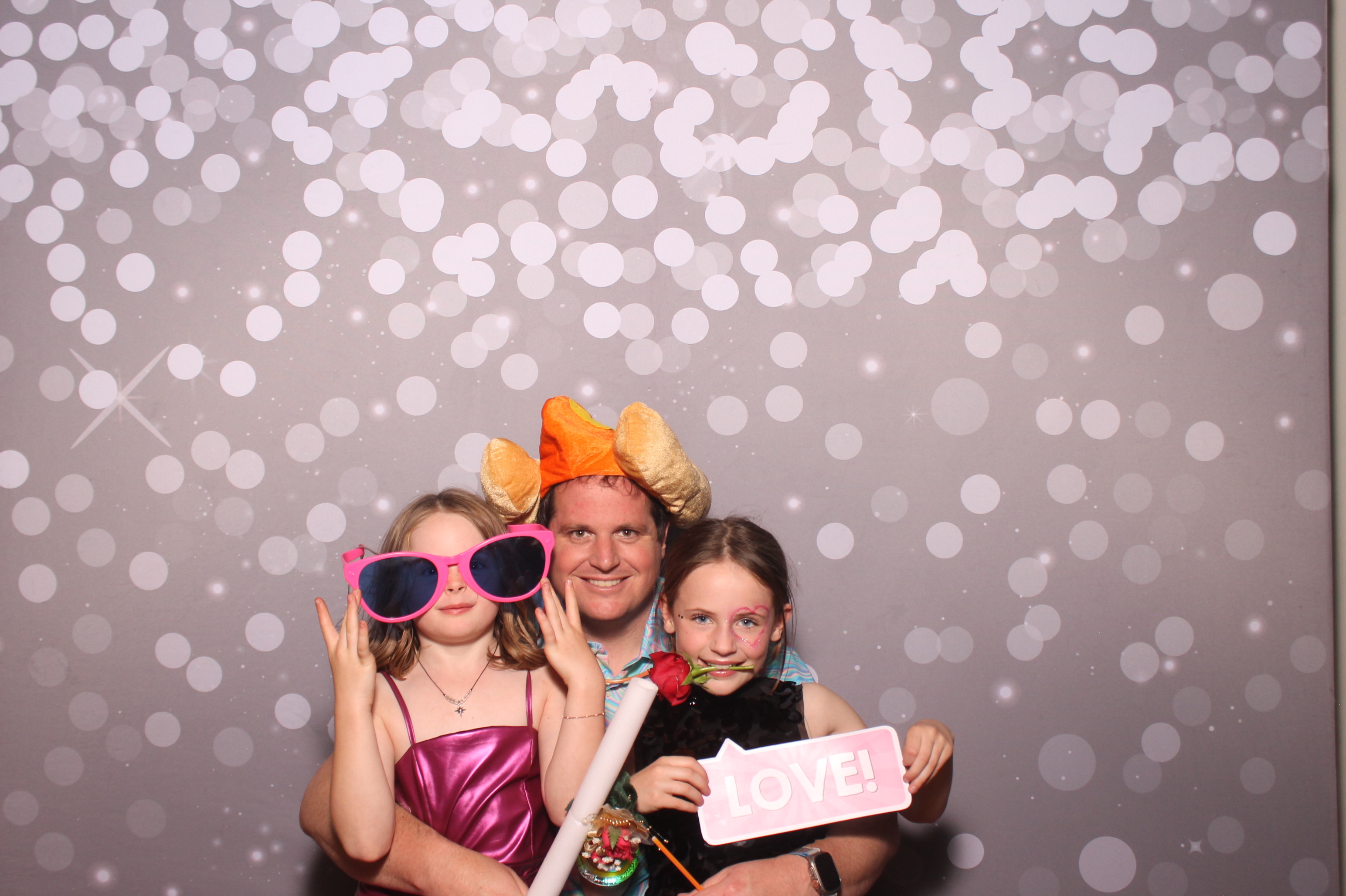 Mariemount Father Daughter Dance | View more photos from the event at gallery.photoboothcincy.com/u/PhotoBoothCincy/Mariemount-Father-Daughter-Dance-1