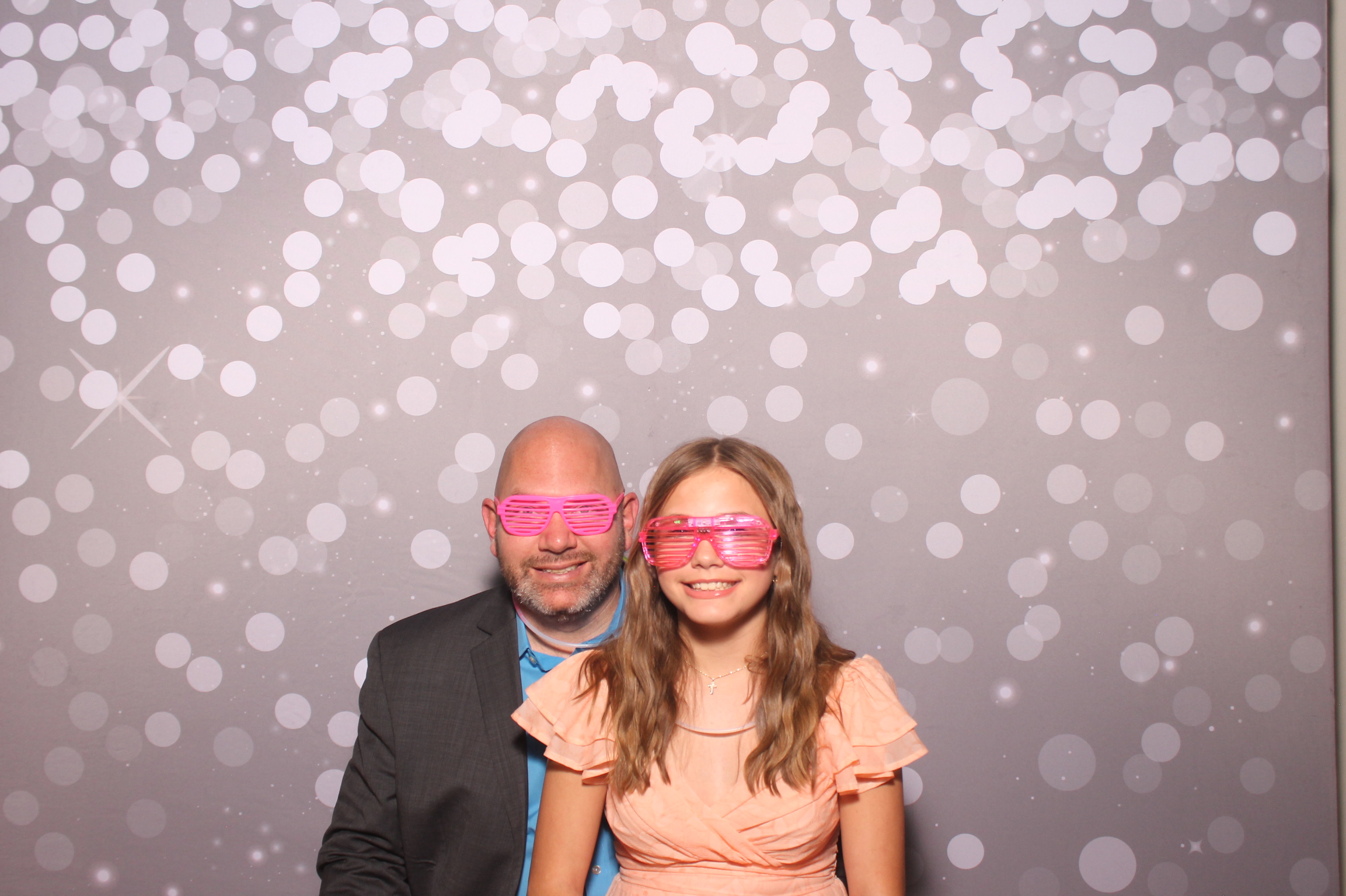Mariemount Father Daughter Dance | View more photos from the event at gallery.photoboothcincy.com/u/PhotoBoothCincy/Mariemount-Father-Daughter-Dance-1