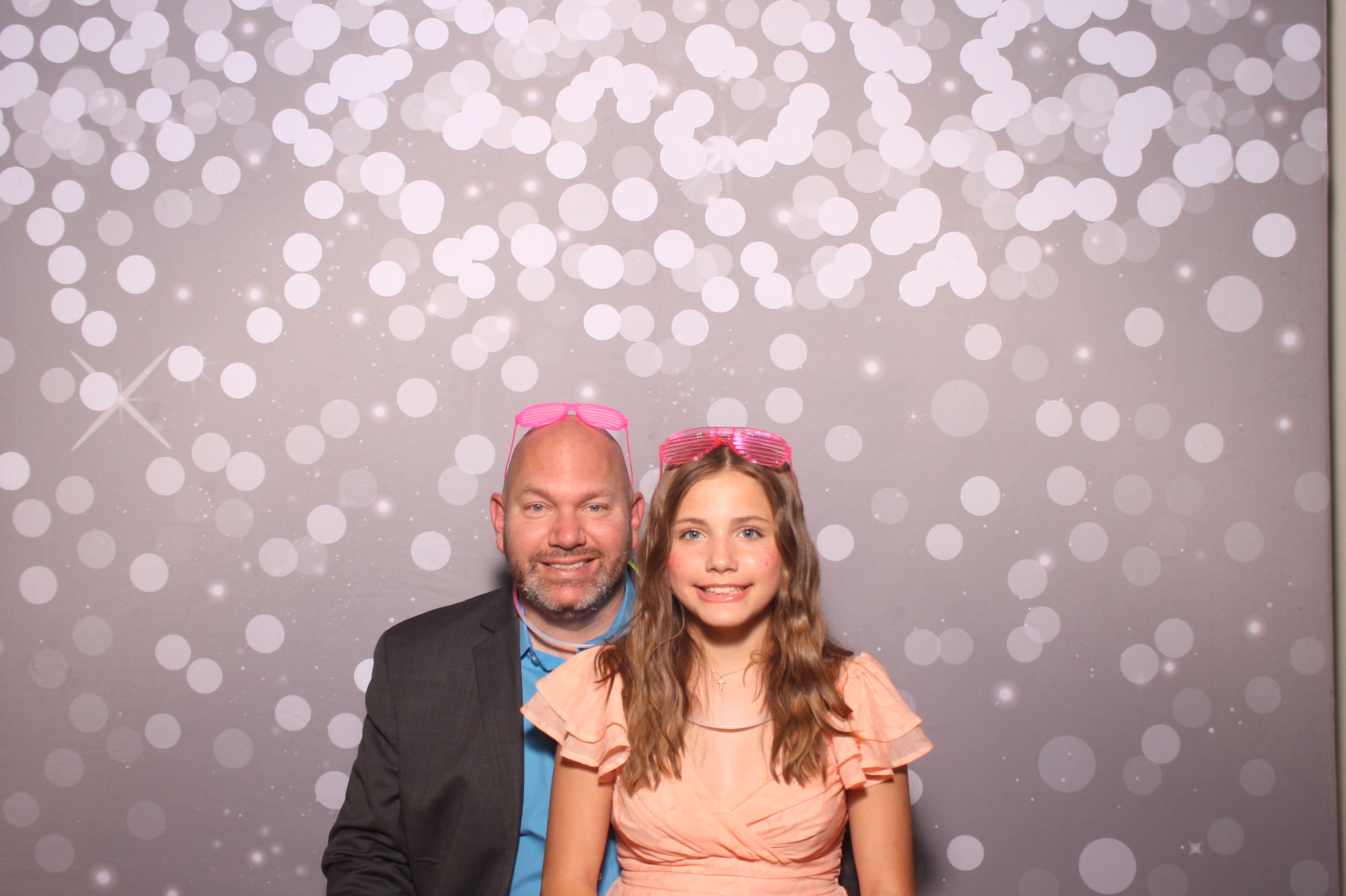 Mariemount Father Daughter Dance | View more photos from the event at gallery.photoboothcincy.com/u/PhotoBoothCincy/Mariemount-Father-Daughter-Dance-1