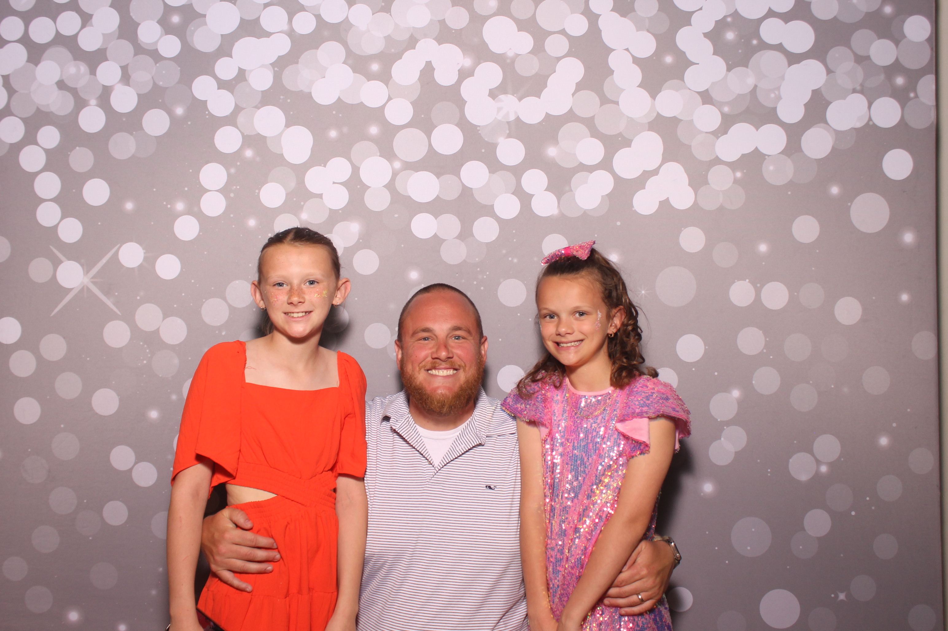 Mariemount Father Daughter Dance | View more photos from the event at gallery.photoboothcincy.com/u/PhotoBoothCincy/Mariemount-Father-Daughter-Dance-1