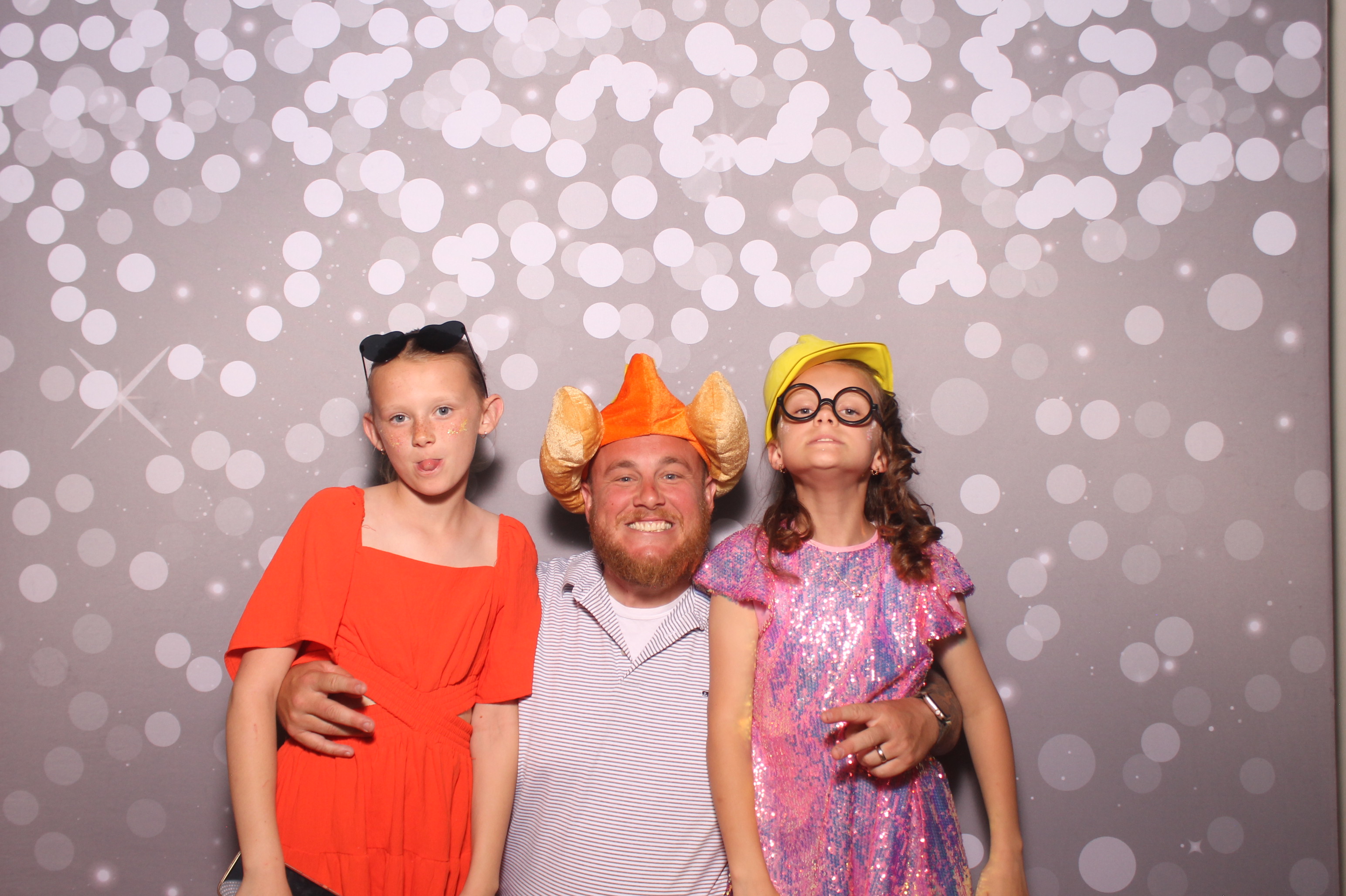 Mariemount Father Daughter Dance | View more photos from the event at gallery.photoboothcincy.com/u/PhotoBoothCincy/Mariemount-Father-Daughter-Dance-1