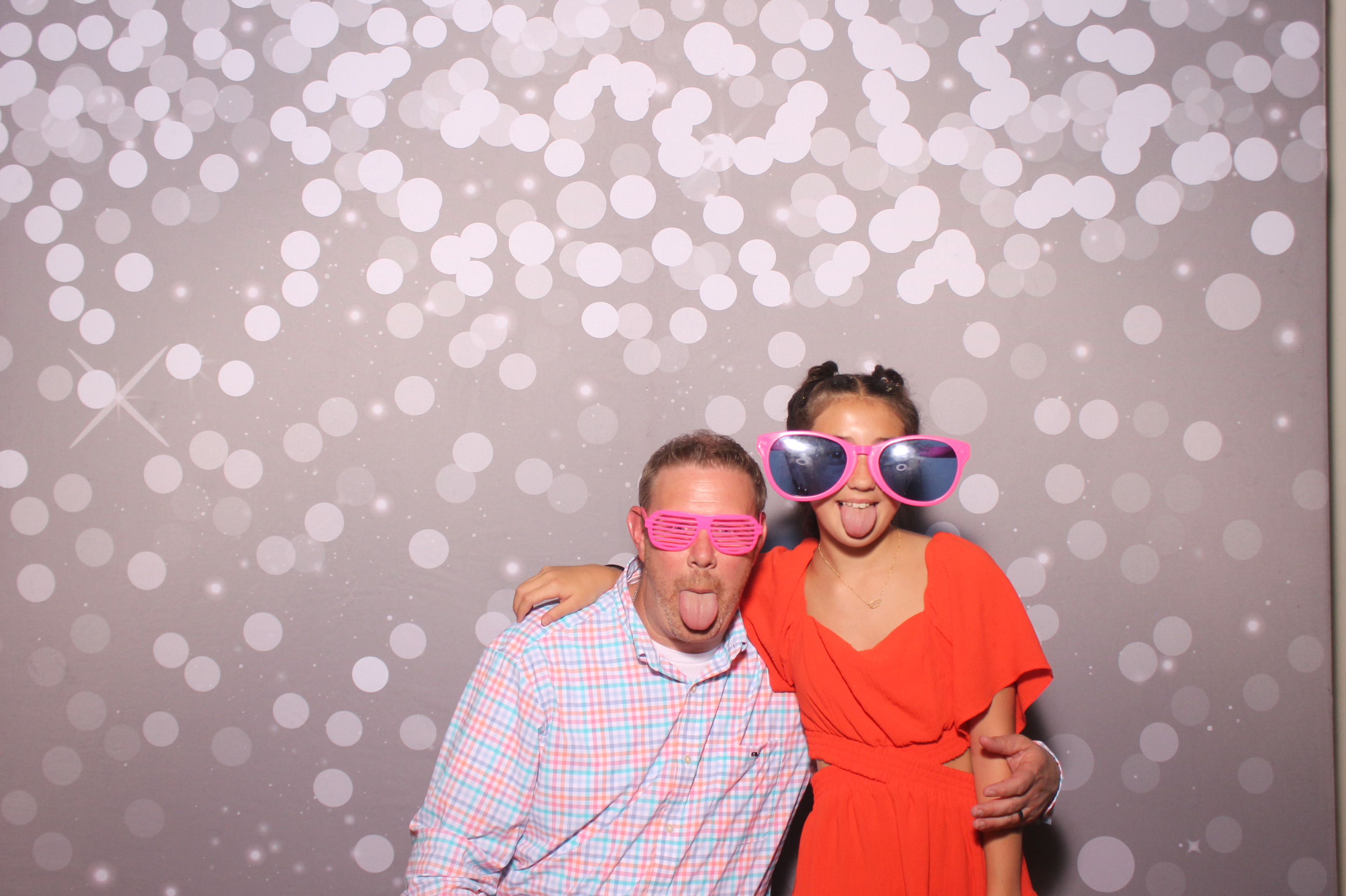 Mariemount Father Daughter Dance | View more photos from the event at gallery.photoboothcincy.com/u/PhotoBoothCincy/Mariemount-Father-Daughter-Dance-1