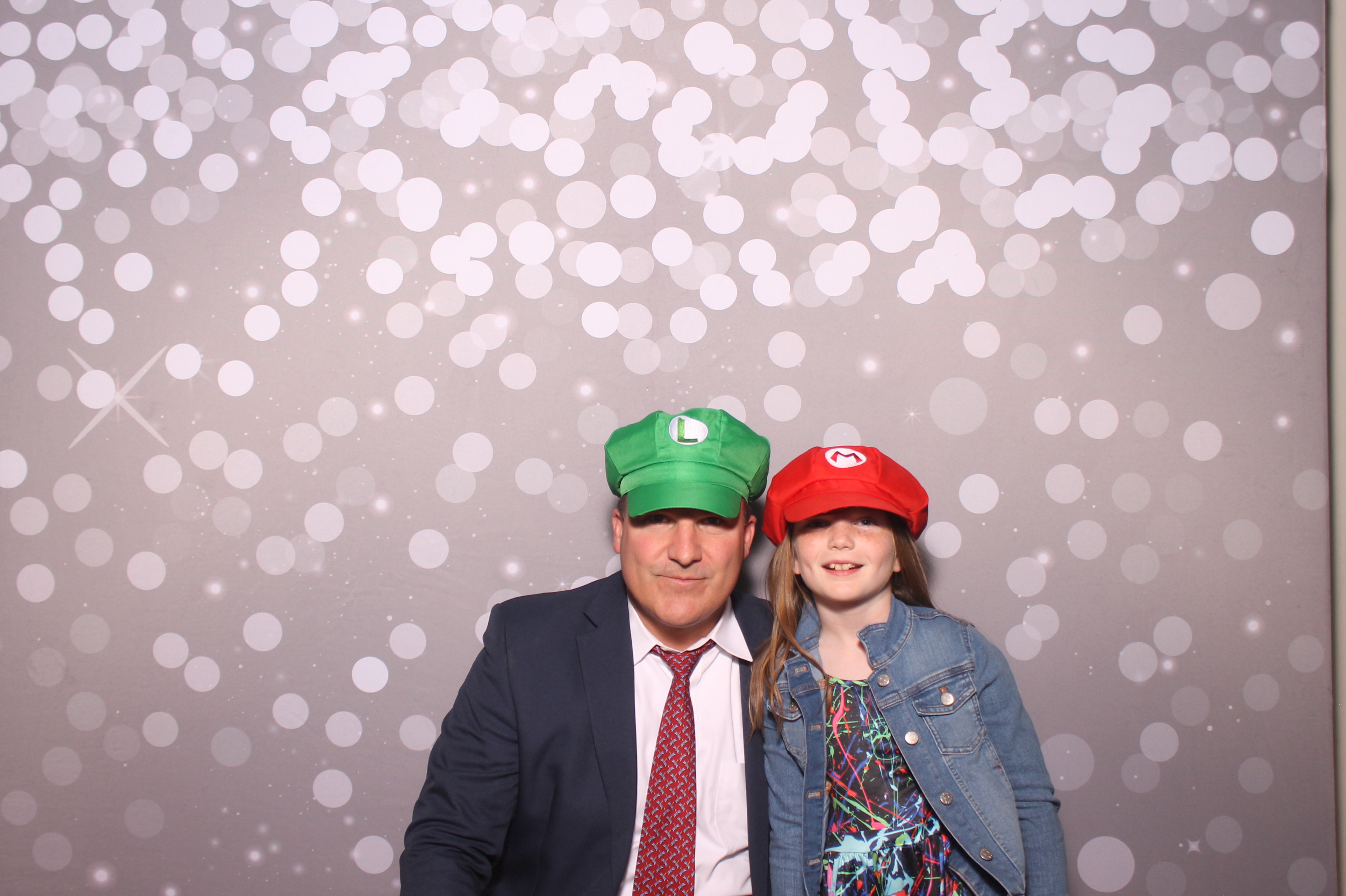 Mariemount Father Daughter Dance | View more photos from the event at gallery.photoboothcincy.com/u/PhotoBoothCincy/Mariemount-Father-Daughter-Dance-1