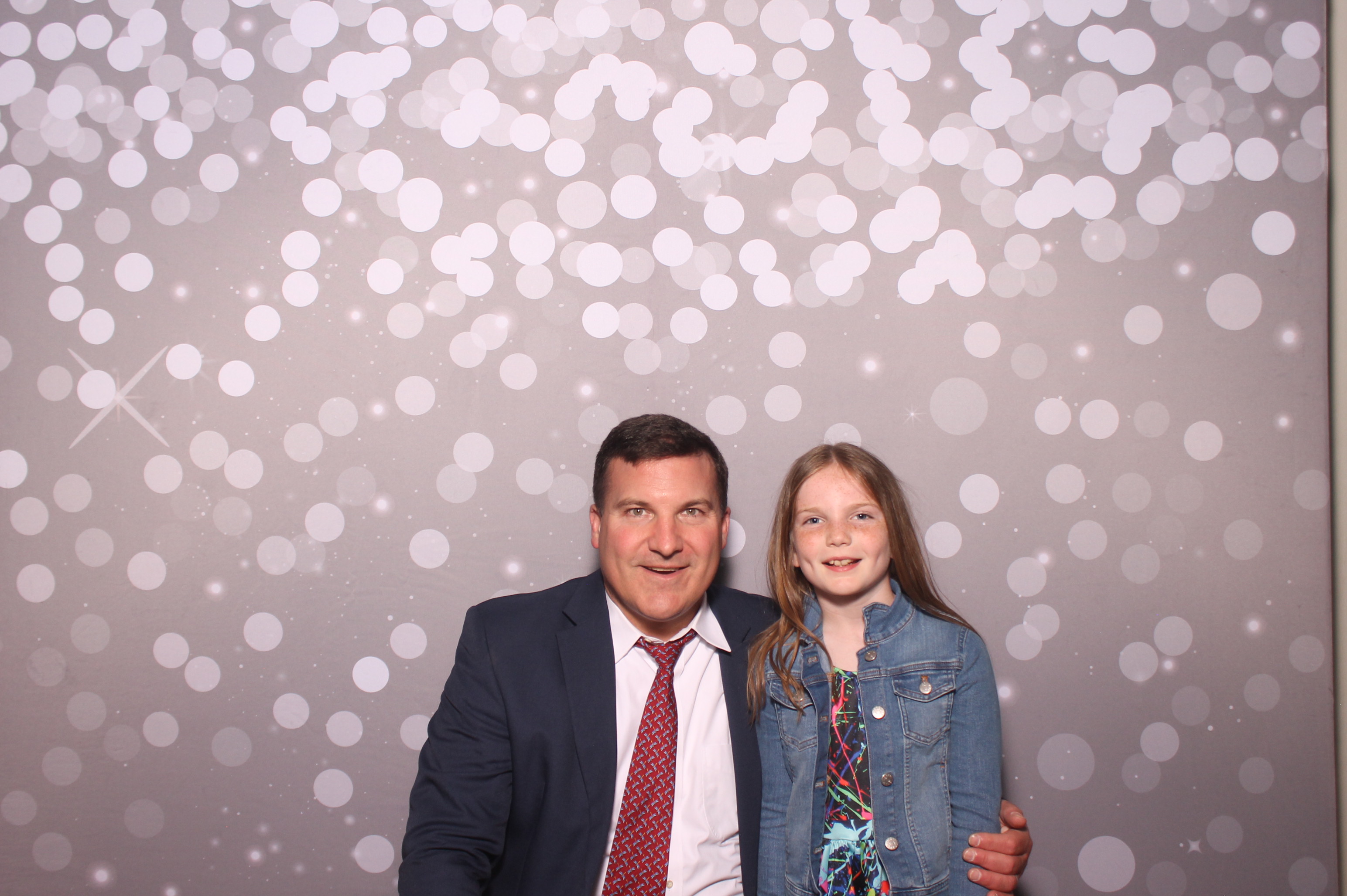 Mariemount Father Daughter Dance | View more photos from the event at gallery.photoboothcincy.com/u/PhotoBoothCincy/Mariemount-Father-Daughter-Dance-1