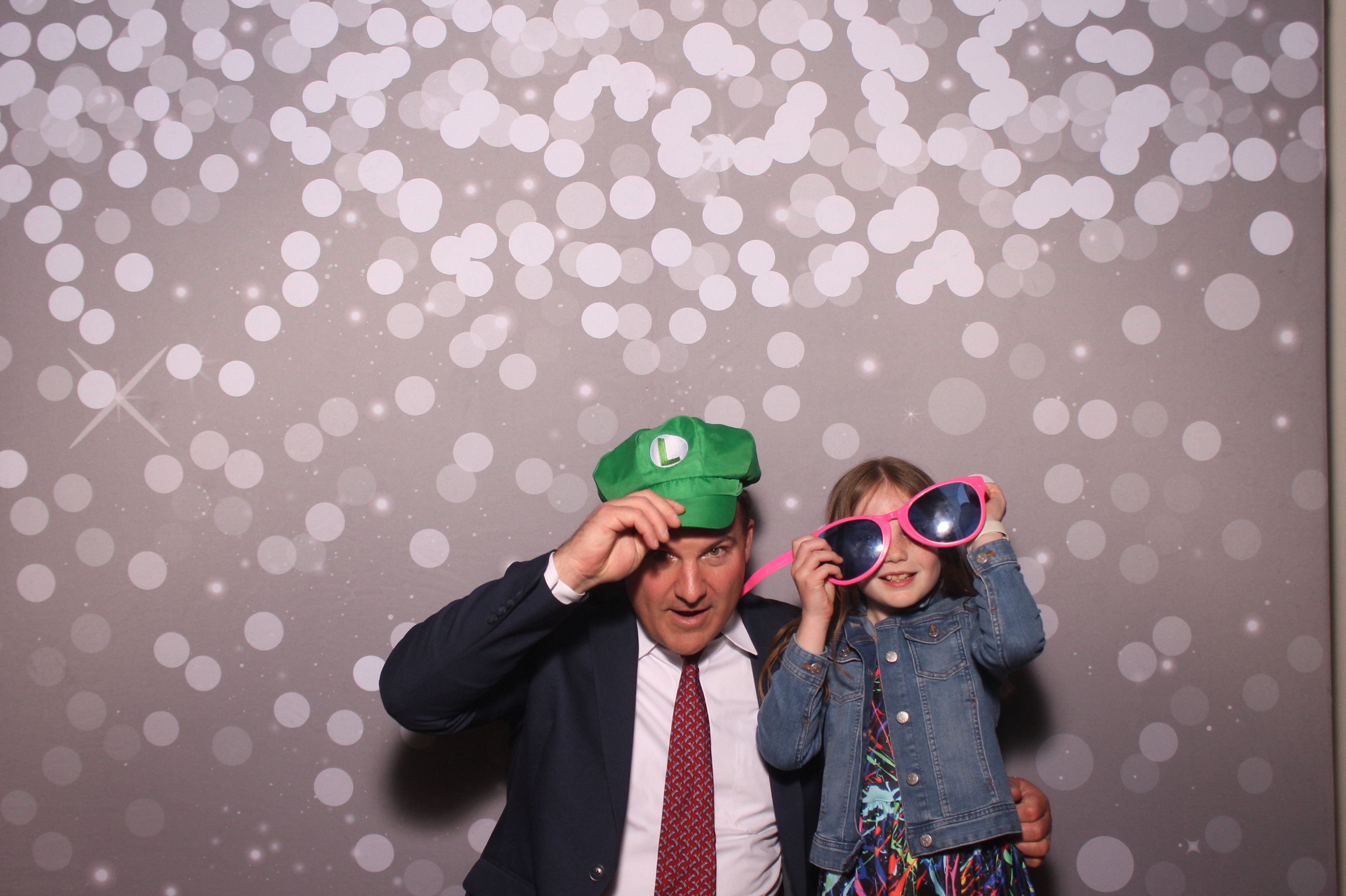 Mariemount Father Daughter Dance | View more photos from the event at gallery.photoboothcincy.com/u/PhotoBoothCincy/Mariemount-Father-Daughter-Dance-1