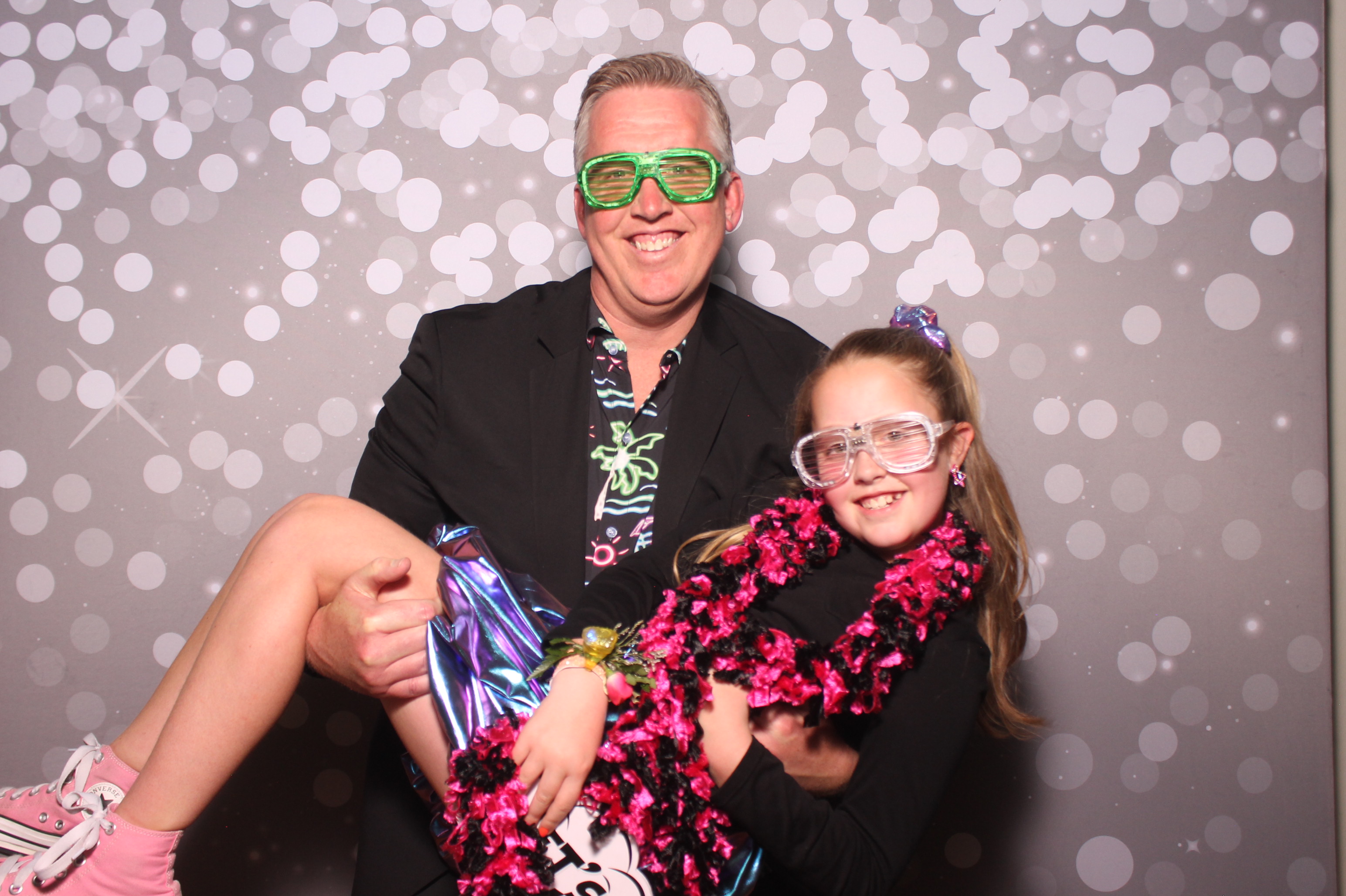 Mariemount Father Daughter Dance | View more photos from the event at gallery.photoboothcincy.com/u/PhotoBoothCincy/Mariemount-Father-Daughter-Dance-1