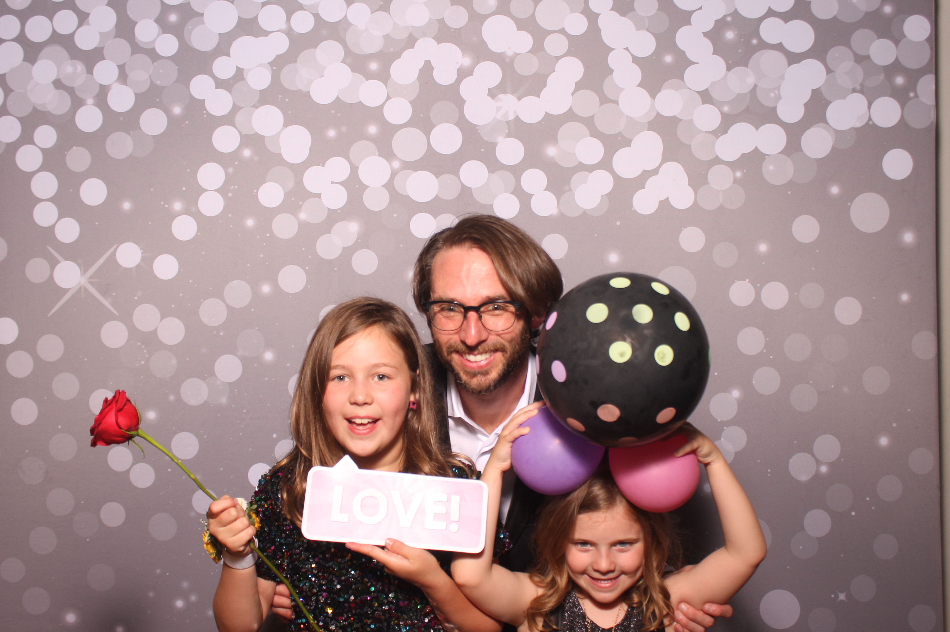 Mariemount Father Daughter Dance | View more photos from the event at gallery.photoboothcincy.com/u/PhotoBoothCincy/Mariemount-Father-Daughter-Dance-1