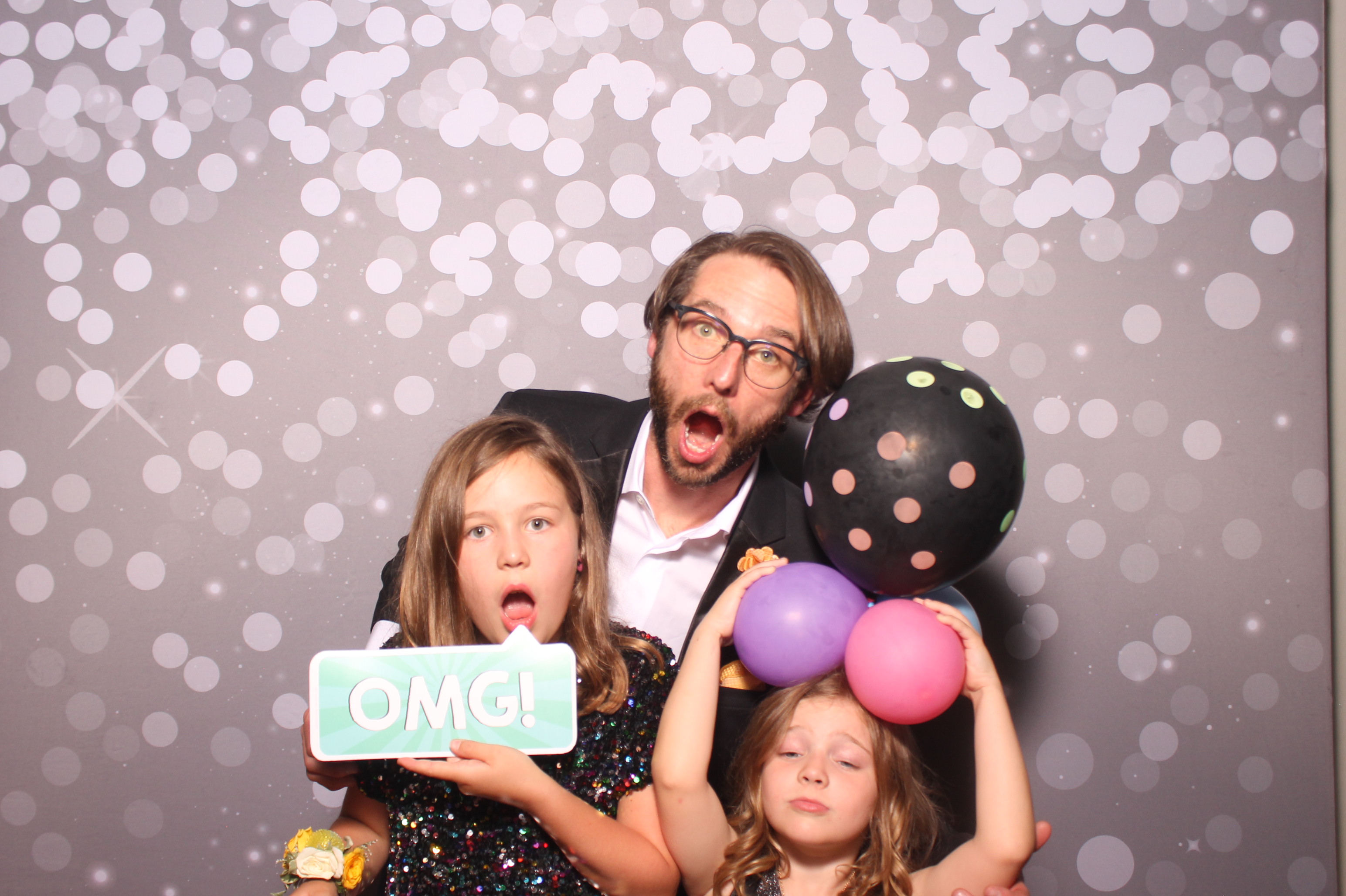 Mariemount Father Daughter Dance | View more photos from the event at gallery.photoboothcincy.com/u/PhotoBoothCincy/Mariemount-Father-Daughter-Dance-1
