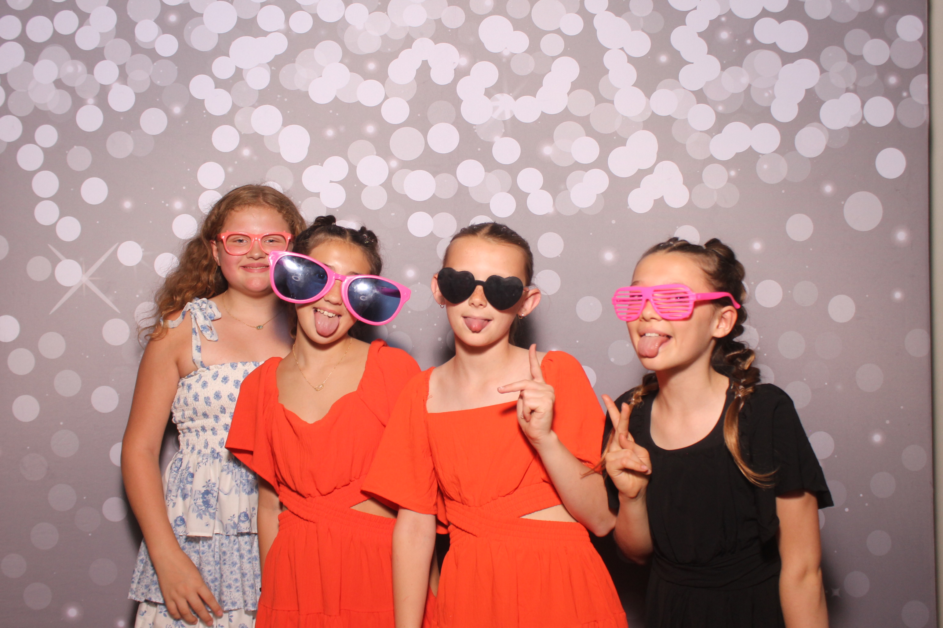 Mariemount Father Daughter Dance | View more photos from the event at gallery.photoboothcincy.com/u/PhotoBoothCincy/Mariemount-Father-Daughter-Dance-1