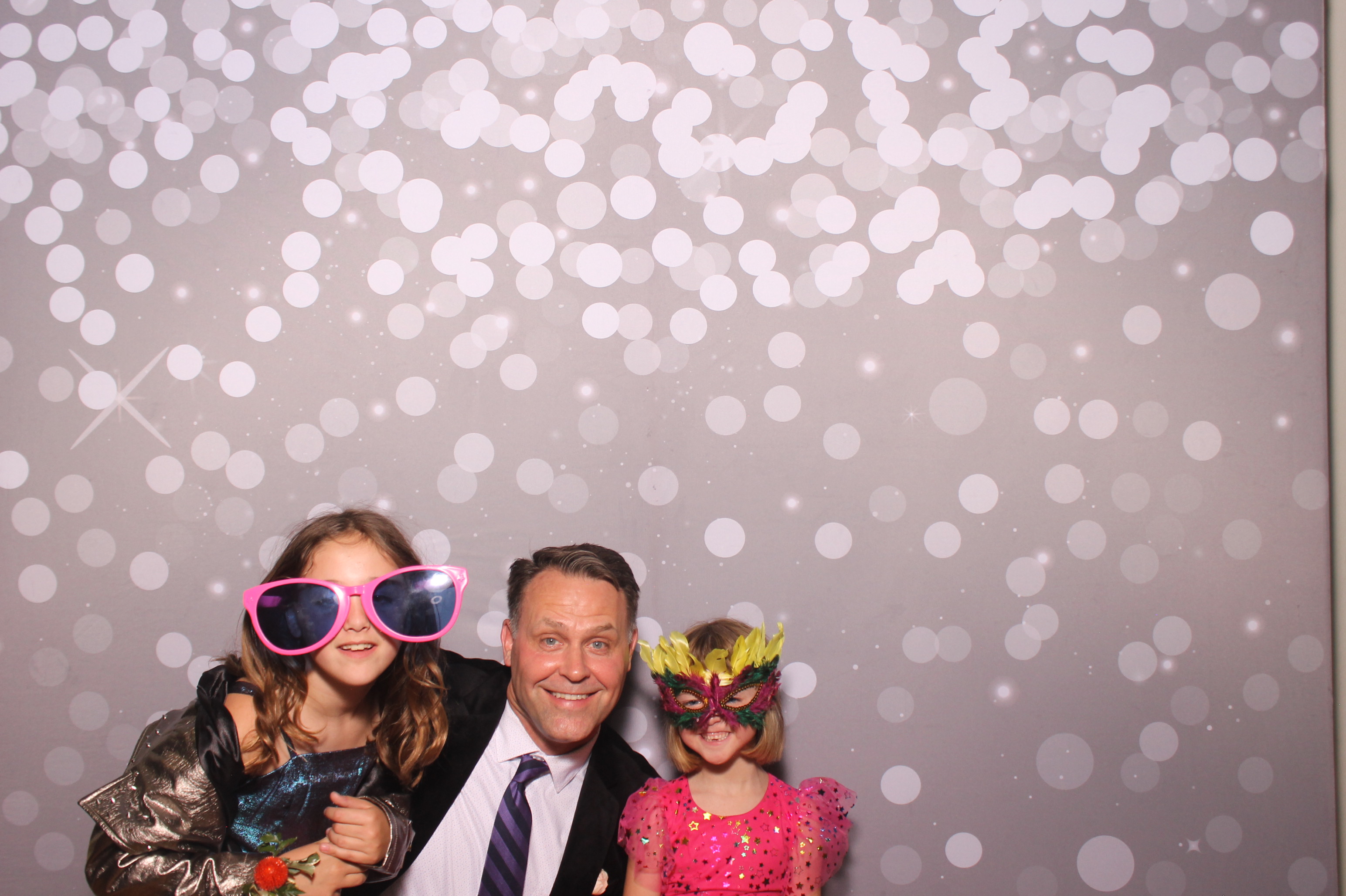Mariemount Father Daughter Dance | View more photos from the event at gallery.photoboothcincy.com/u/PhotoBoothCincy/Mariemount-Father-Daughter-Dance-1